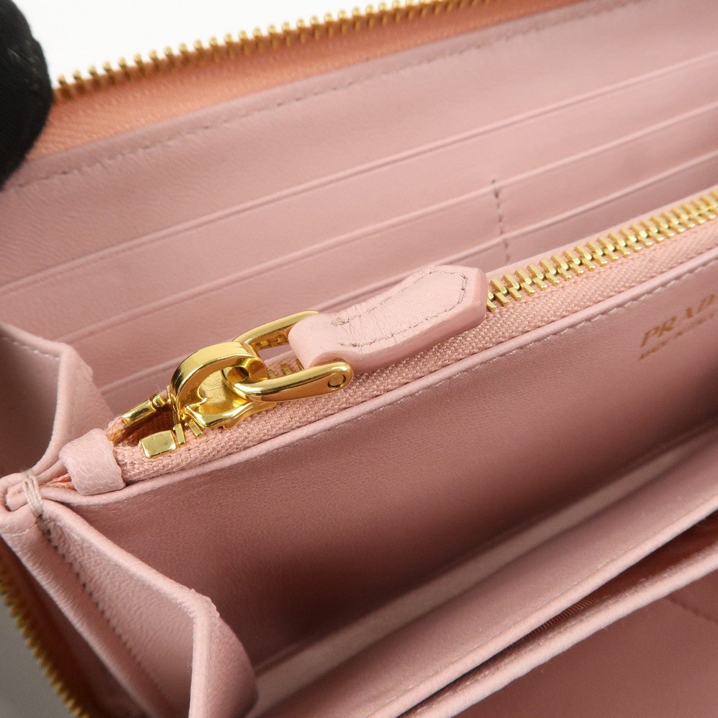 Prada Leather Gather Round Zippy Wallet Gold Hardware Pink 1M0506 Used【Pre-order】