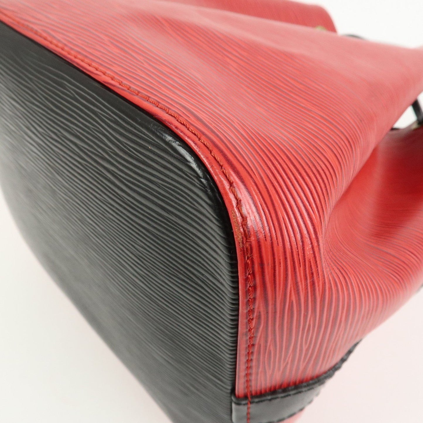 Louis Vuitton Epi Petit Noe Shoulder Bag Bicolor Noir Red M44172【Pre-order】