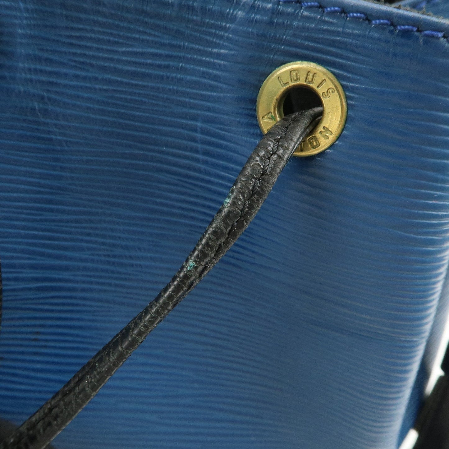 Louis Vuitton Epi Petit Noe Bi-color Shoulder Bag Noir Blue M44152【Pre-order】