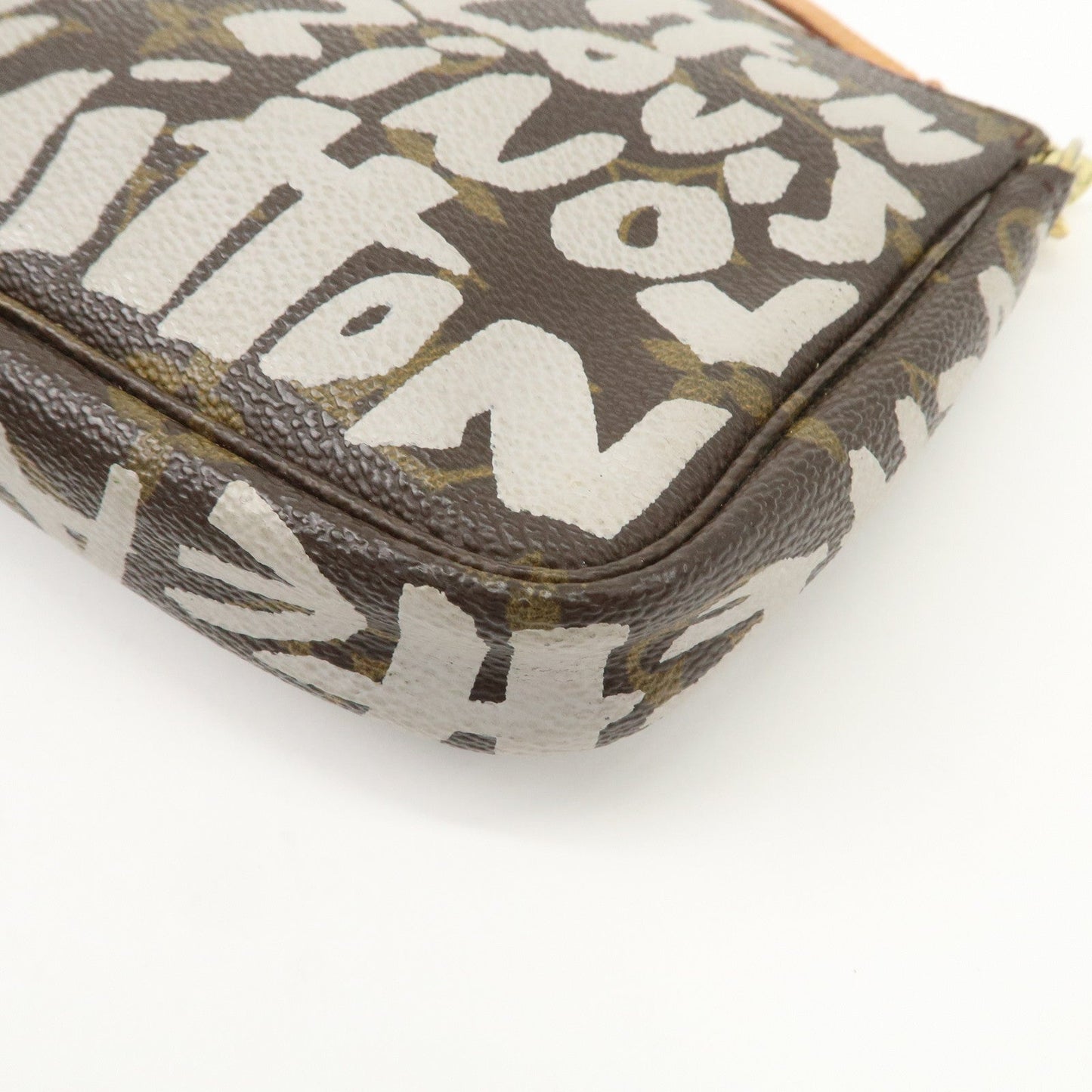 Louis Vuitton Monogram Graffiti Pochette Accessoires M92192【Pre-order】