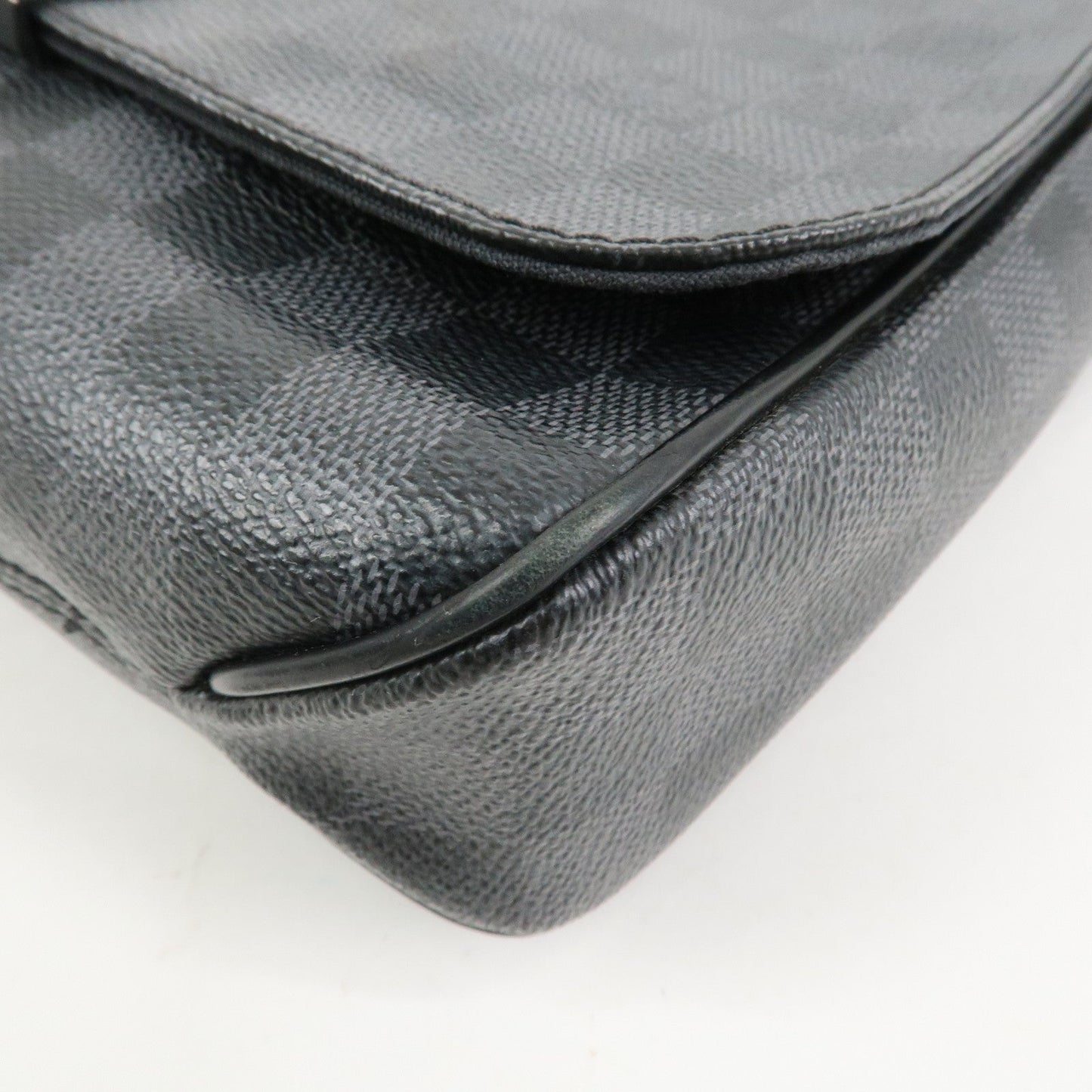 Louis Vuitton Damier Graphite District PM Shoulder Bag Noir N41260【Pre-order】