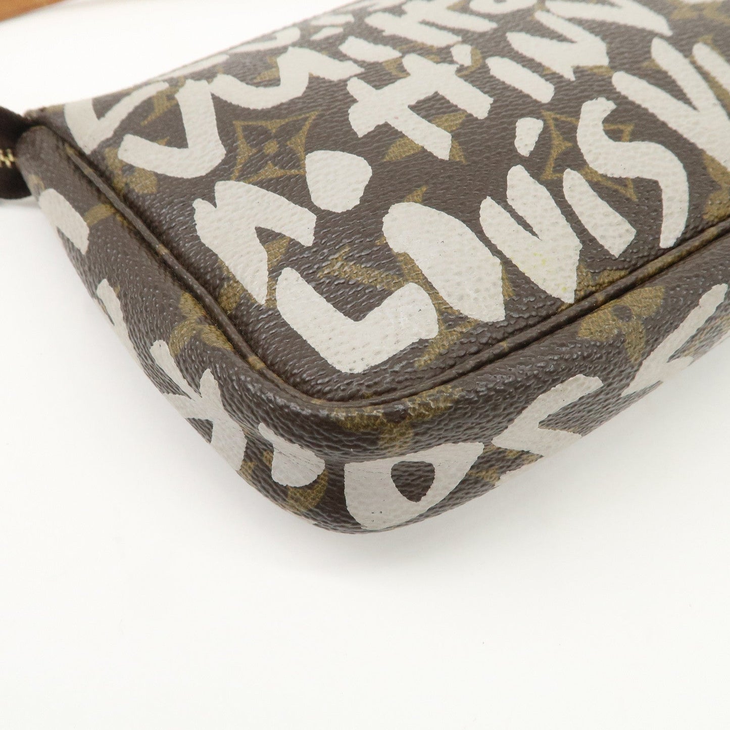 Louis Vuitton Monogram Graffiti Pochette Accessoires M92192【Pre-order】