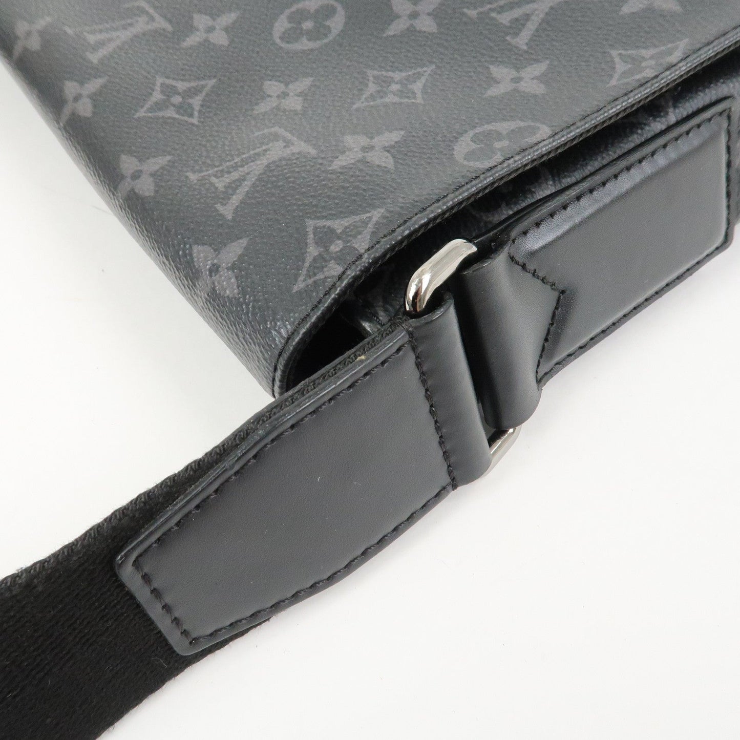 Louis Vuitton Monogram Eclipse District PM Crossbody Bag M44000【Pre-order】