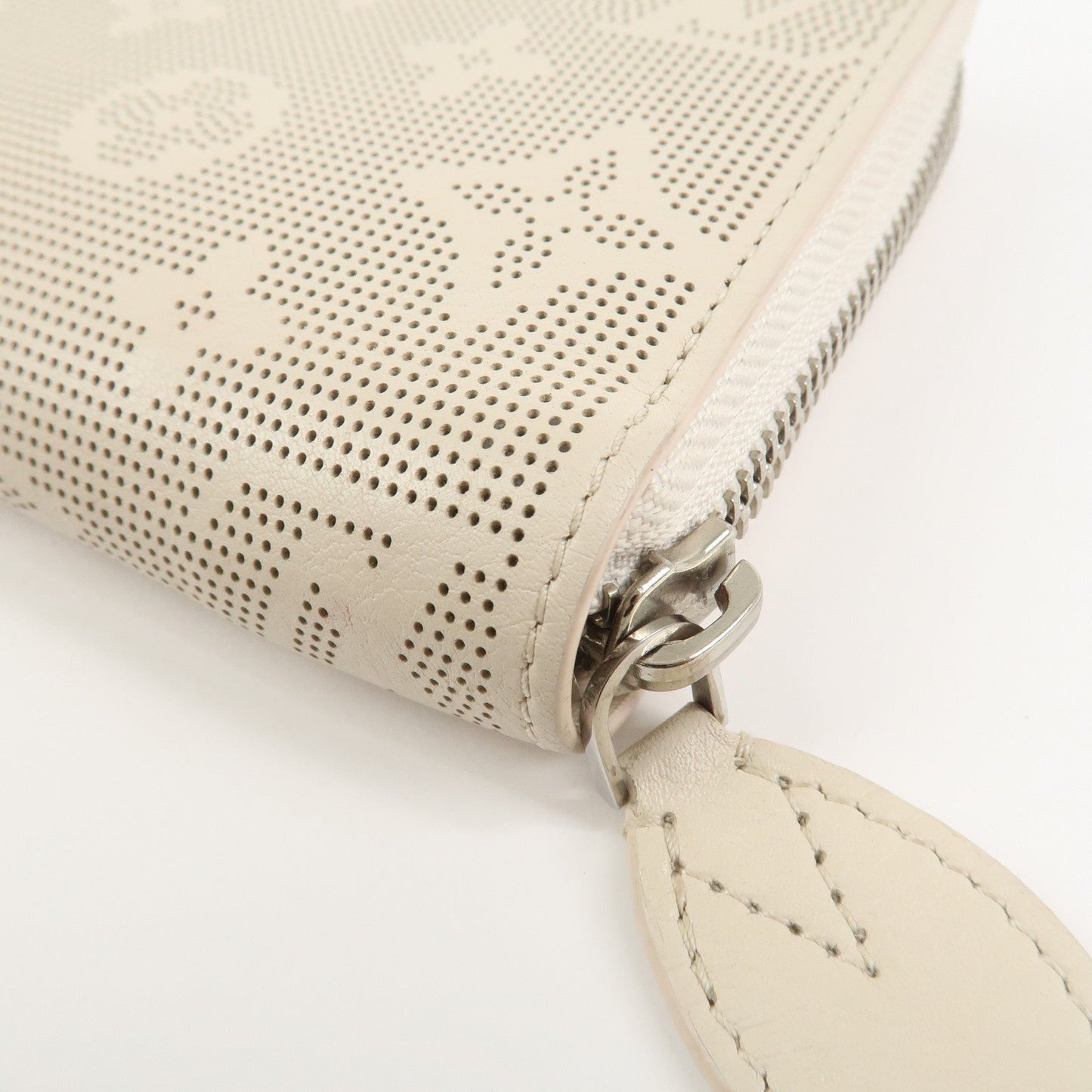 Louis Vuitton Monogram Mahina Reverse Round Zippy Wallet M83029【Pre-order】