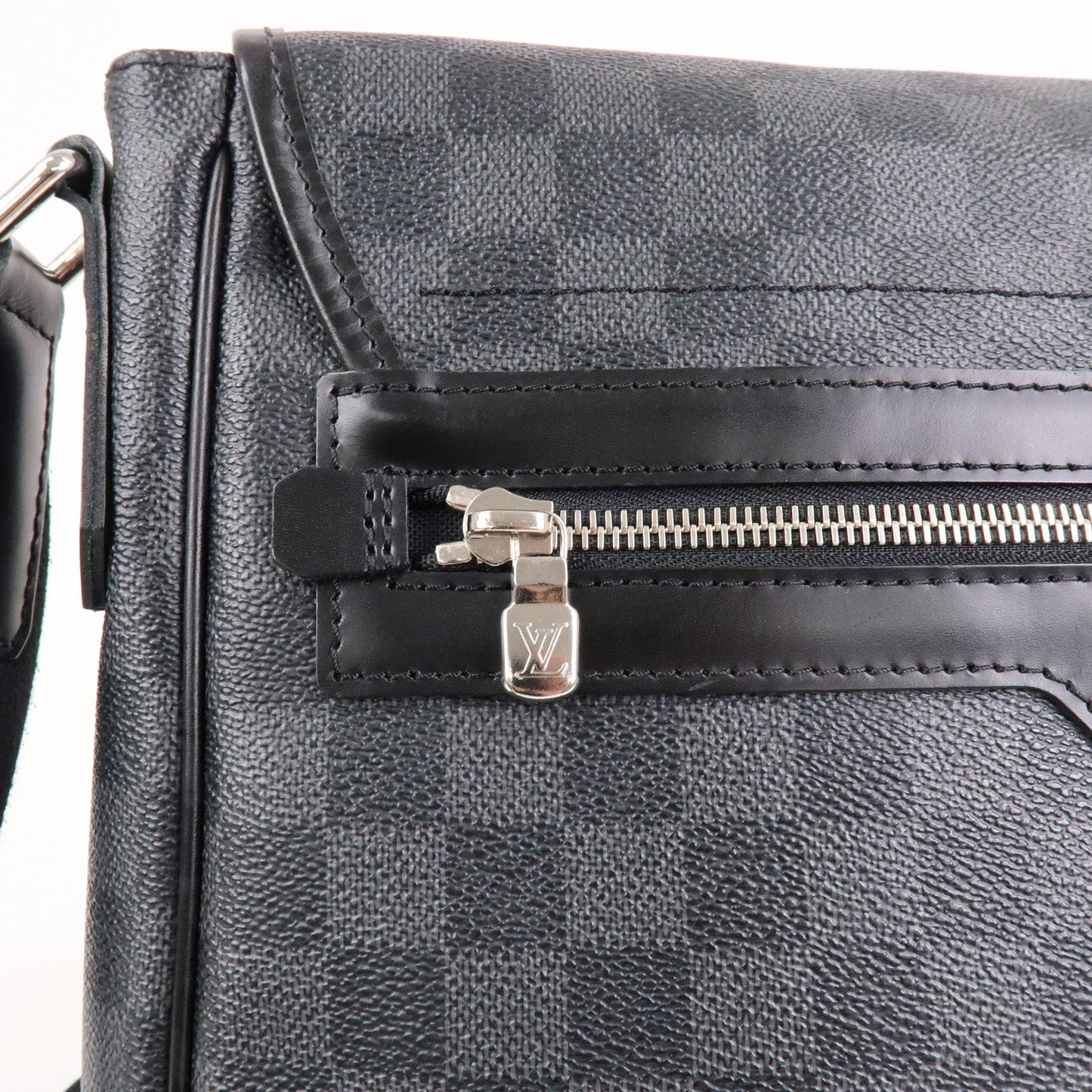 Louis Vuitton Damier Graphite Daniel MM Shoulder Bag N58029【Pre-order】