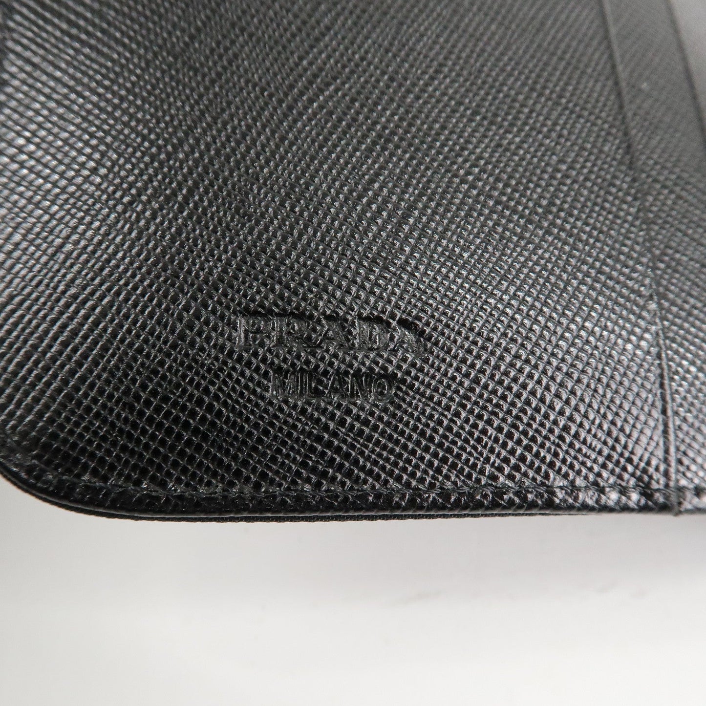 Prada Nylon Saffiano Leather Bi-fold Round zippy Wallet Black Used【Pre-order】