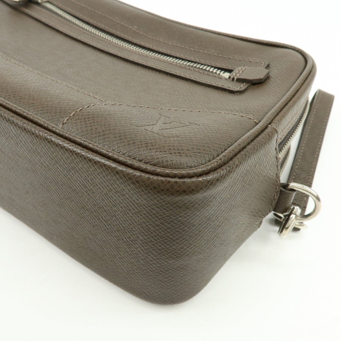 Louis Vuitton Taiga Neo Pavel Clultch Bag Grizzly M31148【Pre-order】