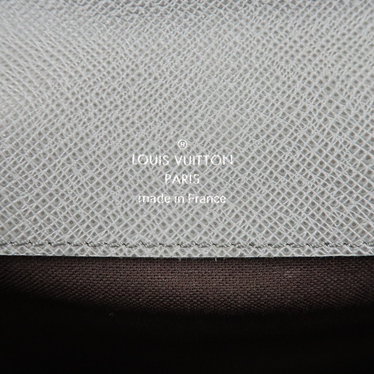 Louis Vuitton Taiga Leather Neo Belaia Clutch Bag Glacier M32683【Pre-order】