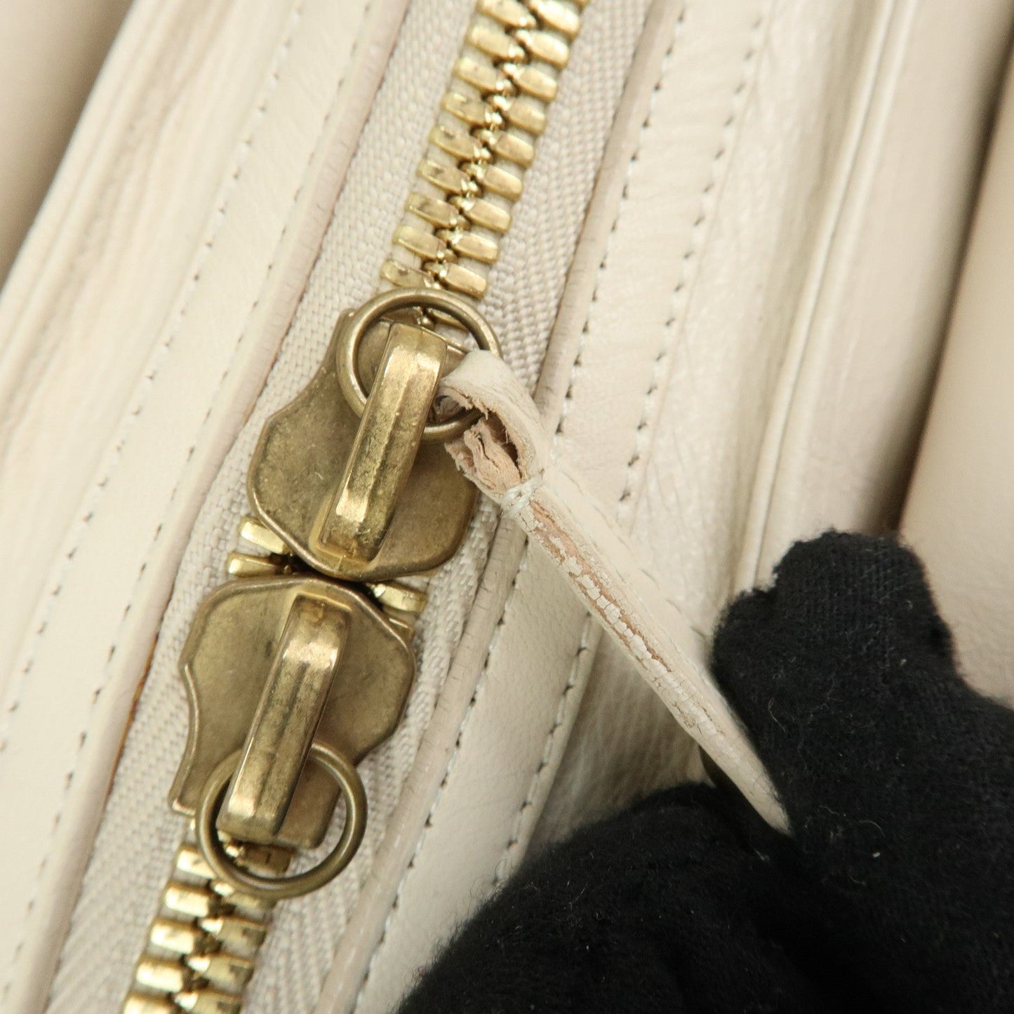 Louis Vuitton Cruise Line Rivet Bag Leather Hand Bag Ecru M95345【Pre-order】