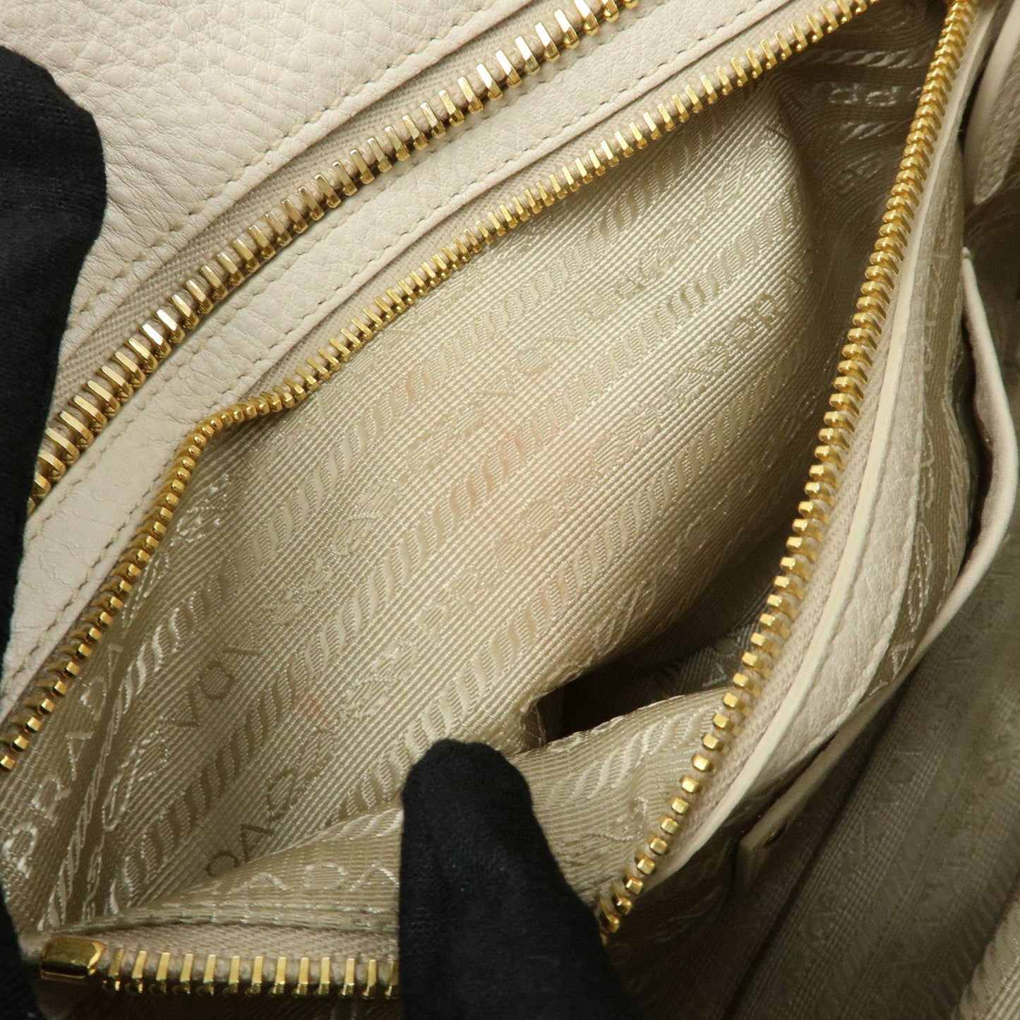 Prada Vitello Daino Leather Hand Bag Ivory BL0804【Pre-order】