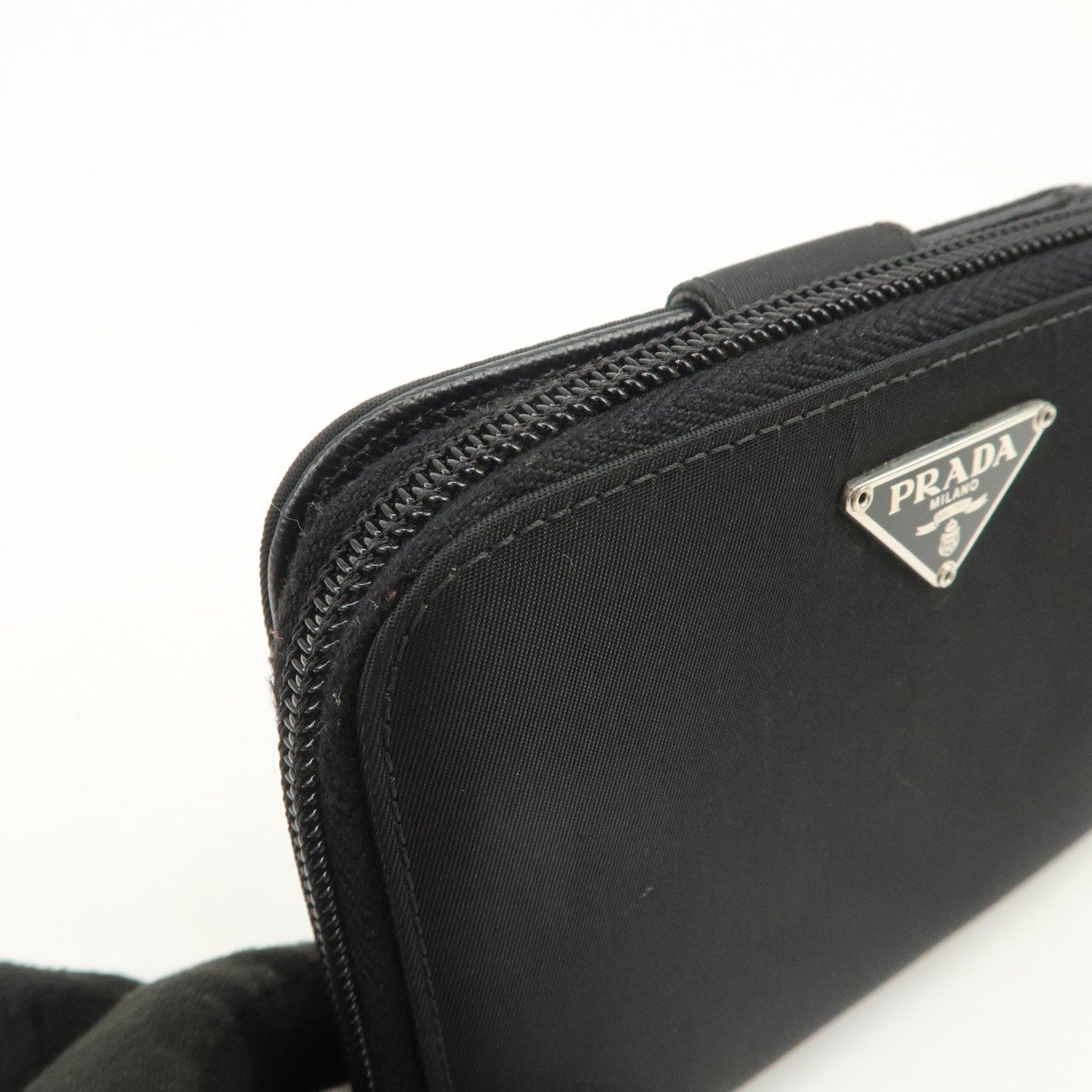 Prada Tessuto Nylon Bi-fold Round Zippy Compact Wallet Black M605【Pre-order】