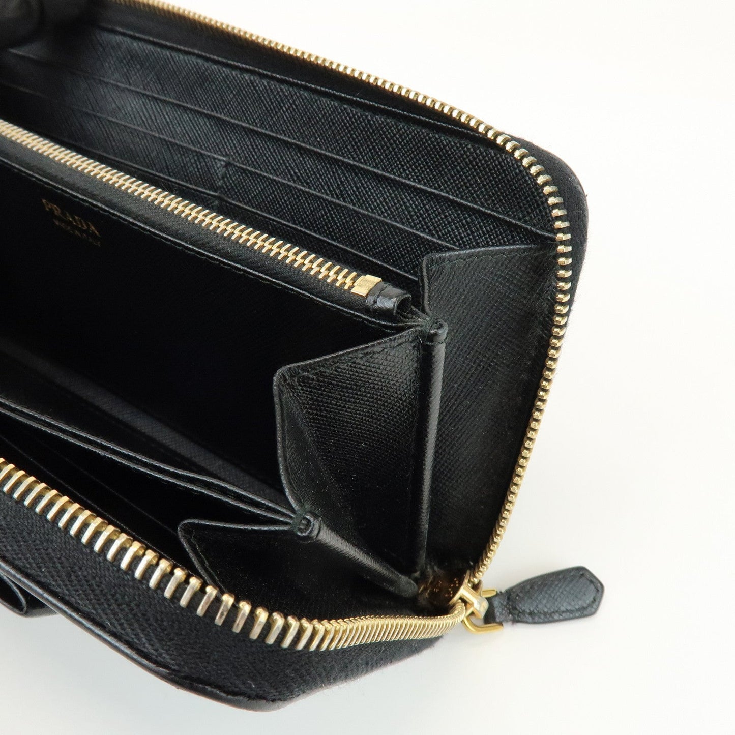 Prada Saffiano Leather Ribbon Round Zippy Wallet Black 1M0506【Pre-order】