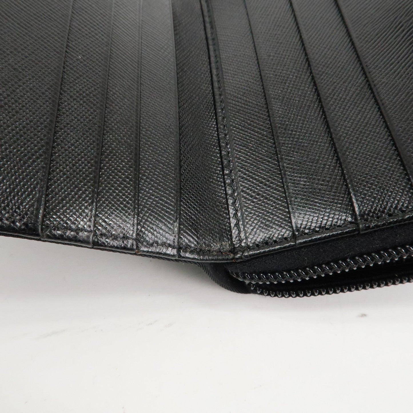 Prada Nylon Saffiano Leather Bi-fold Round zippy Wallet Black Used【Pre-order】