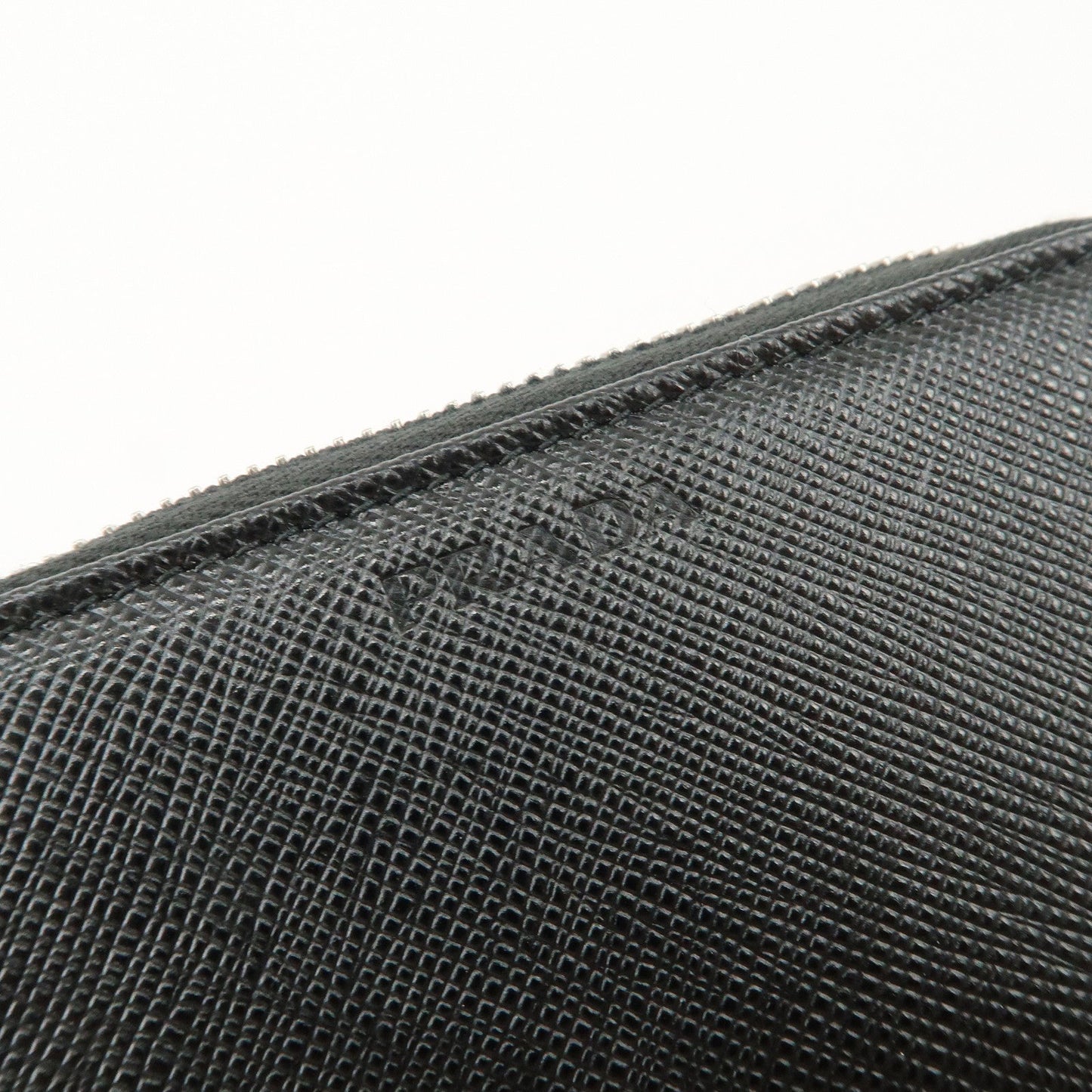 Prada Saffiano Leather Round Zippy Key Case Black 2PG604 Used【Pre-order】
