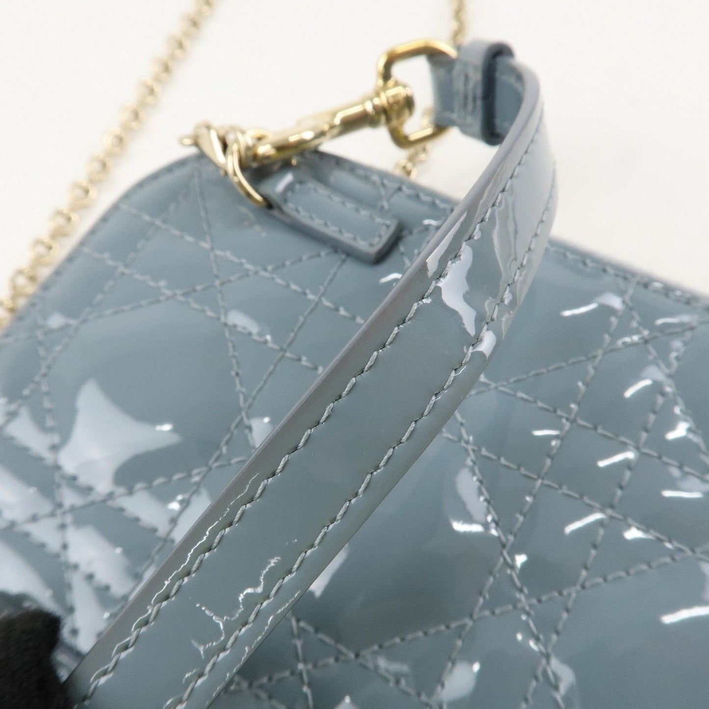Christian Dior Lady Dior Cannage Patent Leather Phone Holder【Pre-order】