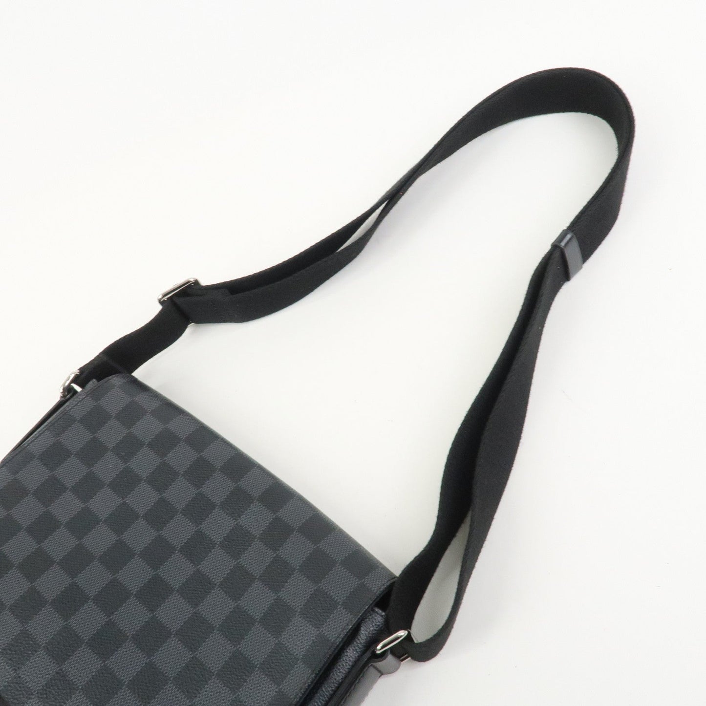 Louis Vuitton Damier Graphite District PM Shoulder Bag Noir N41260【Pre-order】