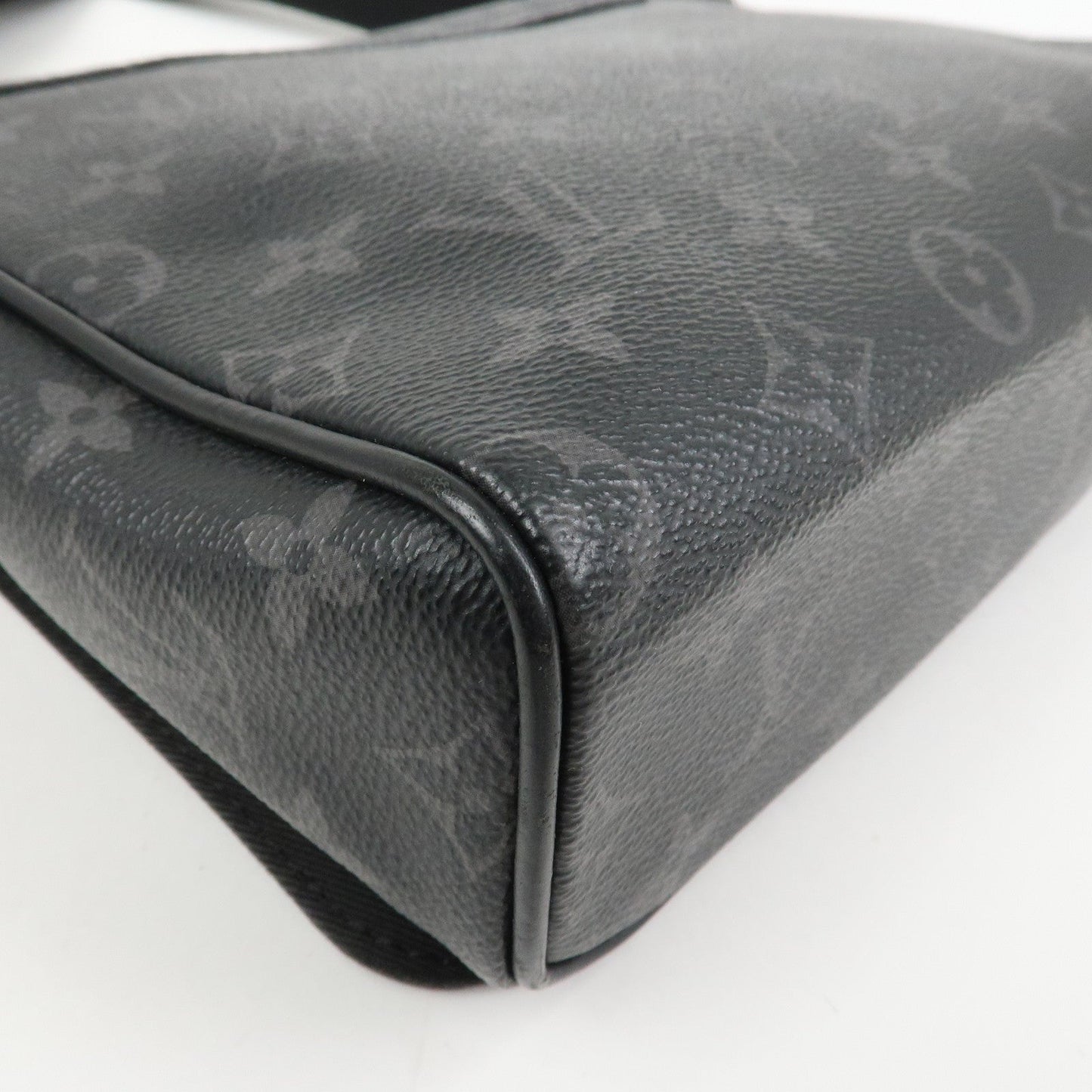 Louis Vuitton Monogram Eclipse District PM Crossbody Bag M44000【Pre-order】