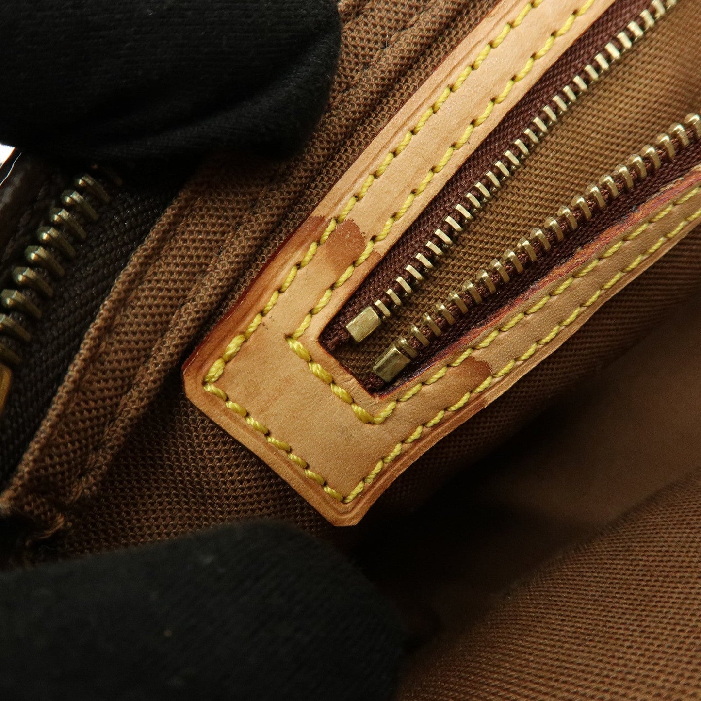 Louis Vuitton Monogram Trotteur Canvas Shoulder Bag Brown M51240【Pre-order】