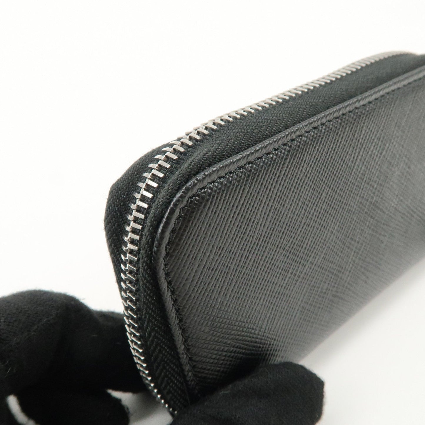 Prada Saffiano Leather Round Zippy Key Case Black 2PG604 Used【Pre-order】