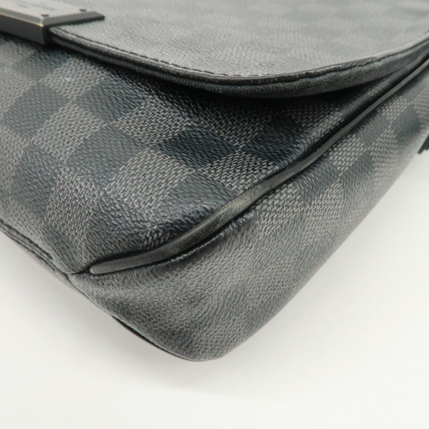 Louis Vuitton Damier Graphite District PM Shoulder Bag Noir N41260【Pre-order】
