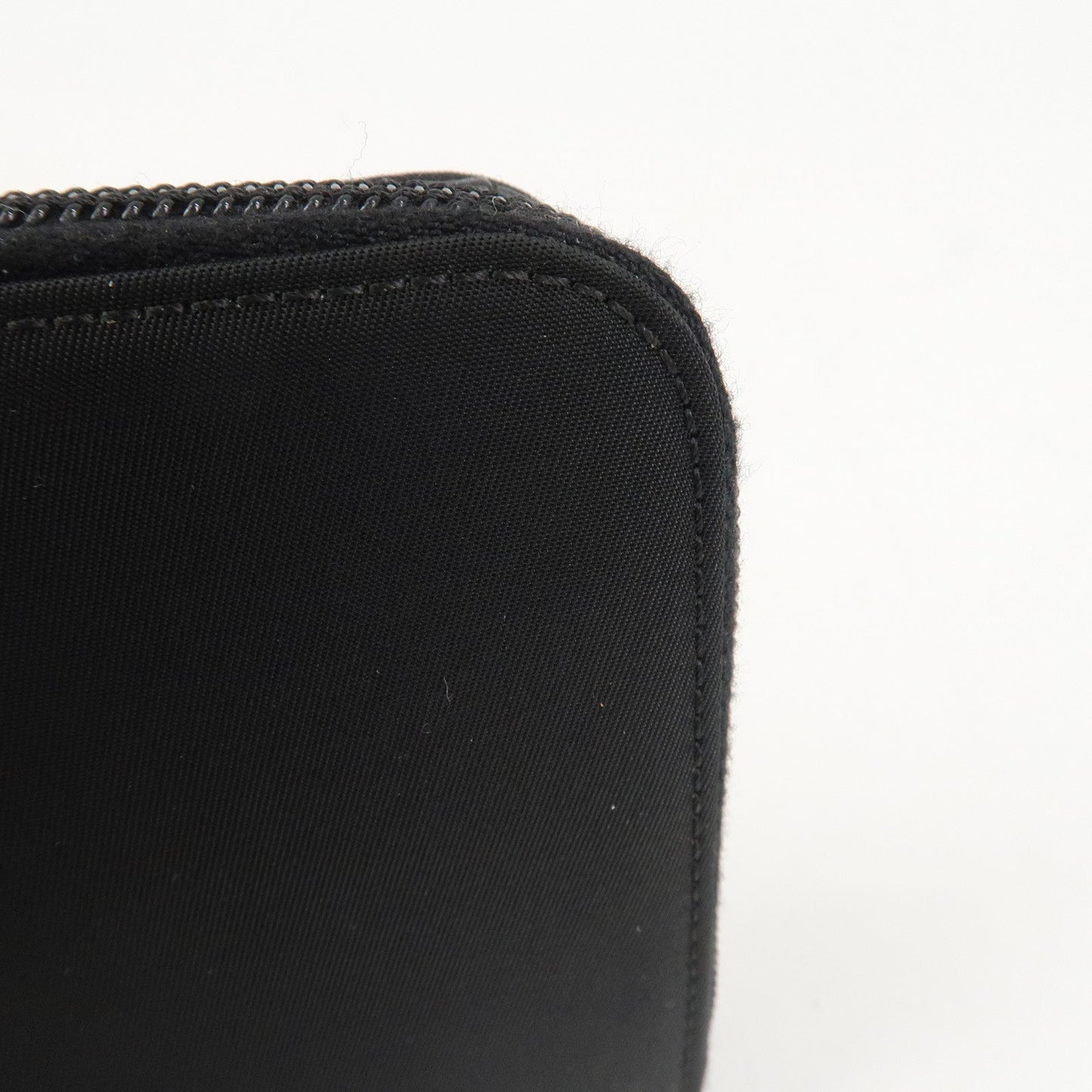 Prada Nylon Saffiano Leather Bi-fold Round zippy Wallet Black Used【Pre-order】