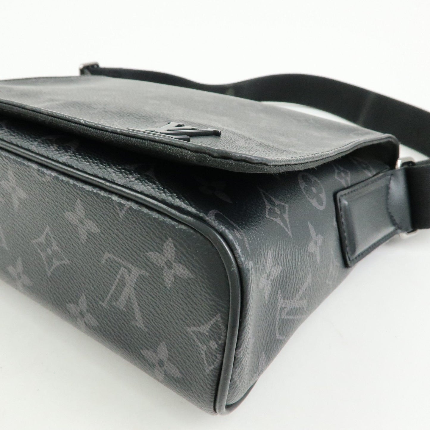 Louis Vuitton Monogram Eclipse District PM Crossbody Bag M44000【Pre-order】