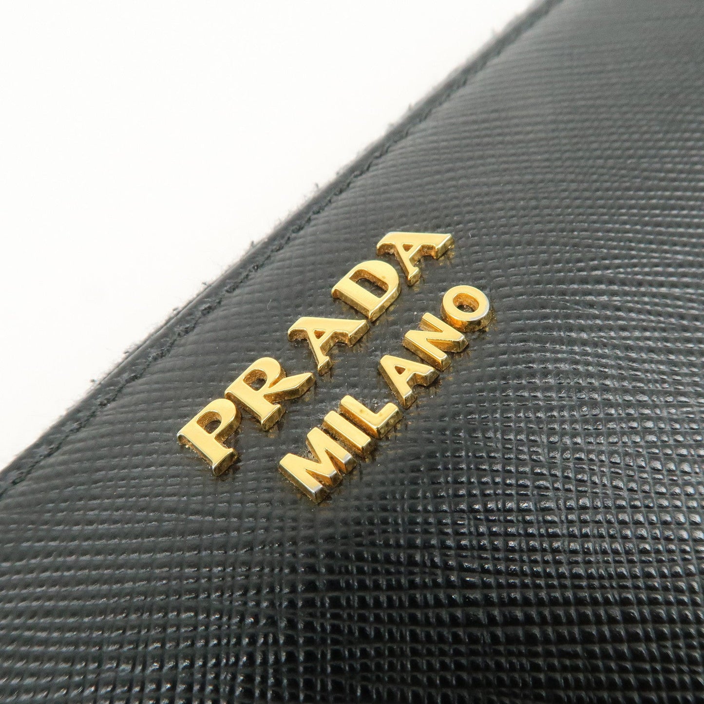 Prada Logo Saffiano Leather Round Zippy Long Wallet Black【Pre-order】