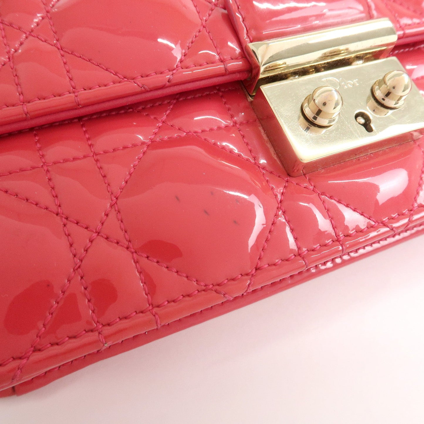 Christian Dior Cannage New Lock Patent Leather Chain Shoulder Bag【Pre-order】