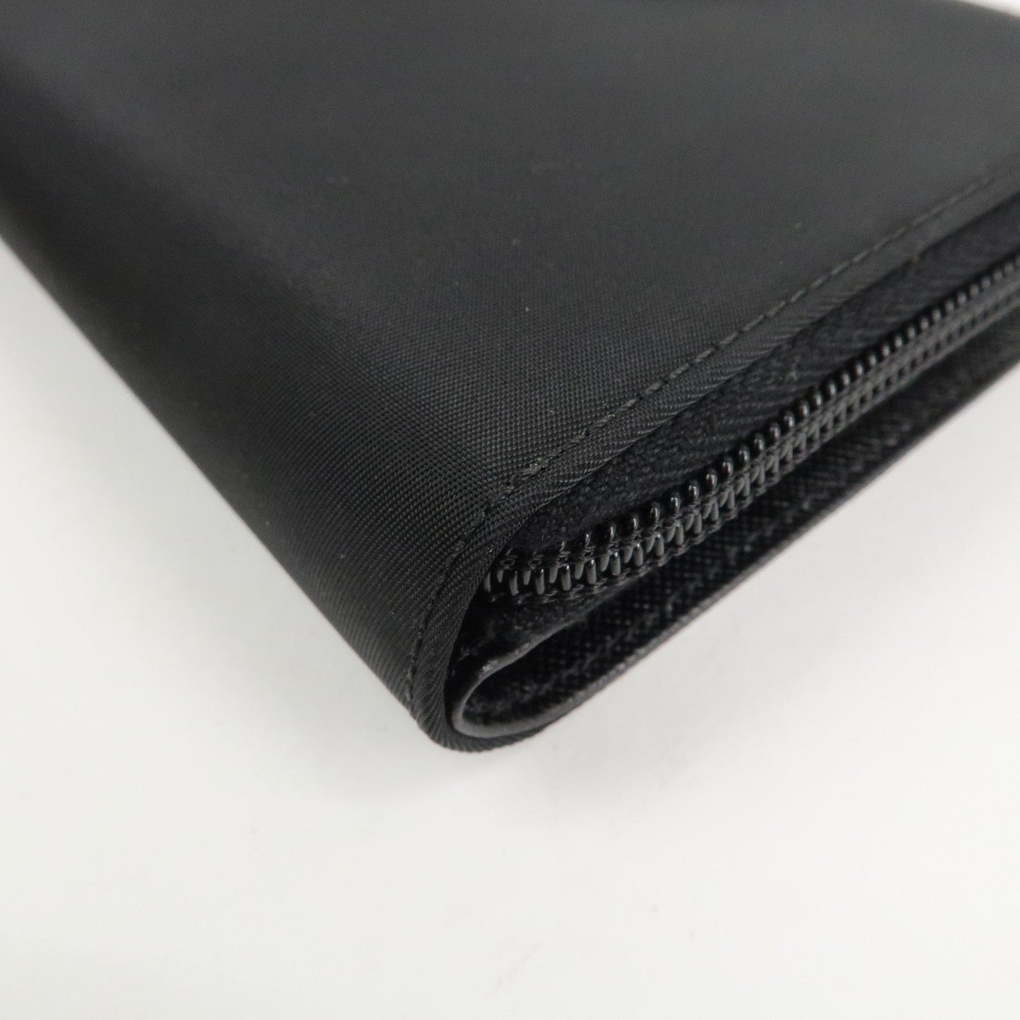 Prada Nylon Saffiano Leather Bi-fold Round zippy Wallet Black Used【Pre-order】