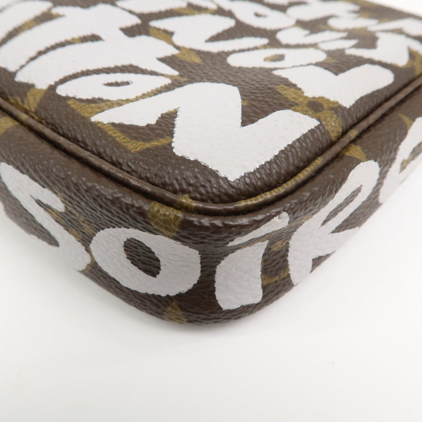Louis Vuitton Monogram Graffiti Pochette Accessoires Pouch M92192【Pre-order】
