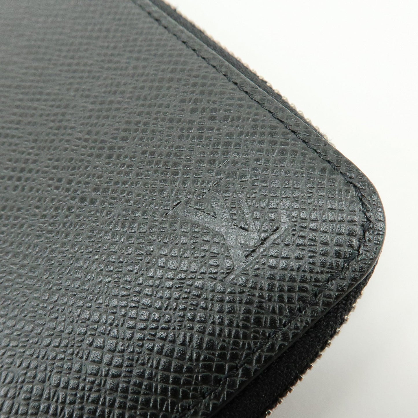 Louis Vuitton Taiga Vertical Round Zippy Wallet Ardoise M30503【Pre-order】