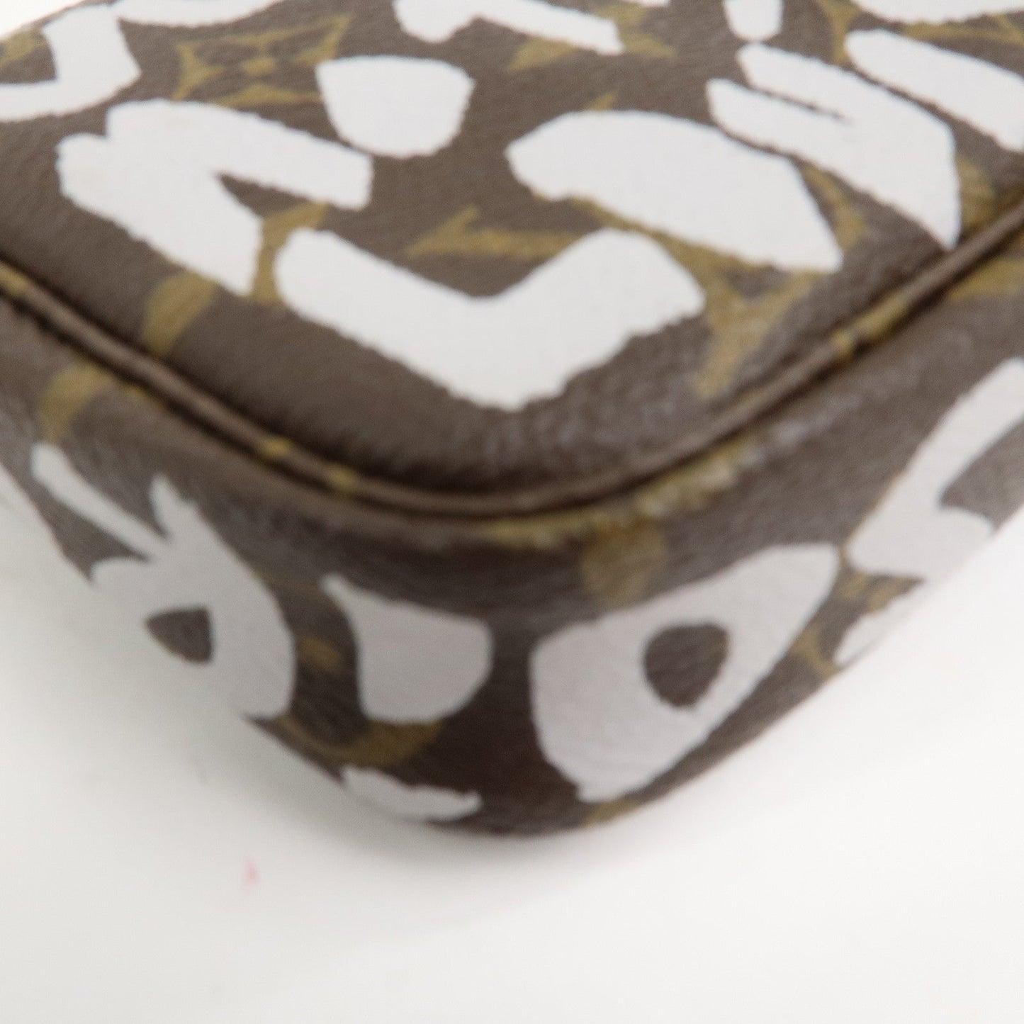 Louis Vuitton Monogram Graffiti Pochette Accessoires Pouch M92192【Pre-order】