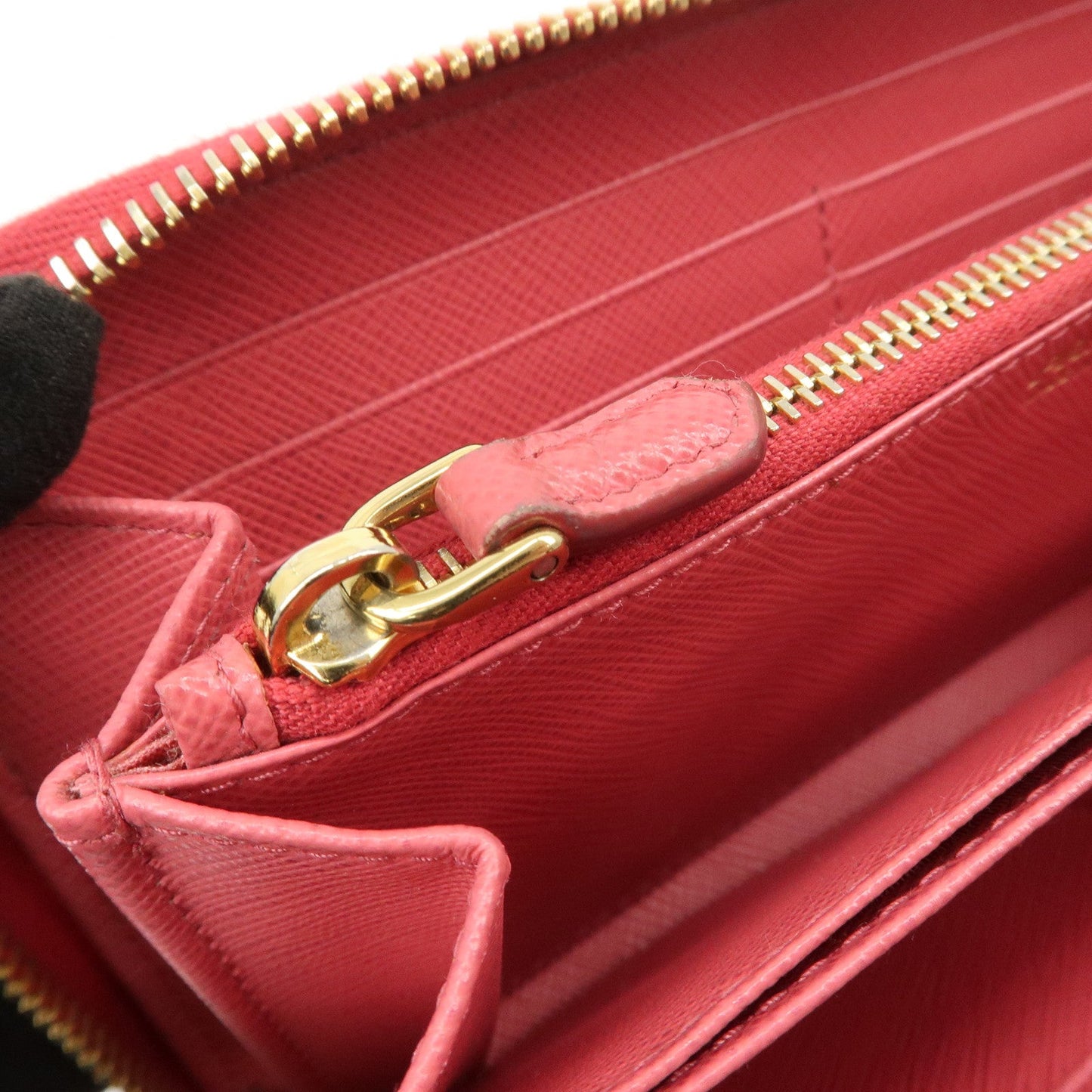 Prada Logo Saffiano Leather Round Zippy Long Wallet Pink 1M0506【Pre-order】