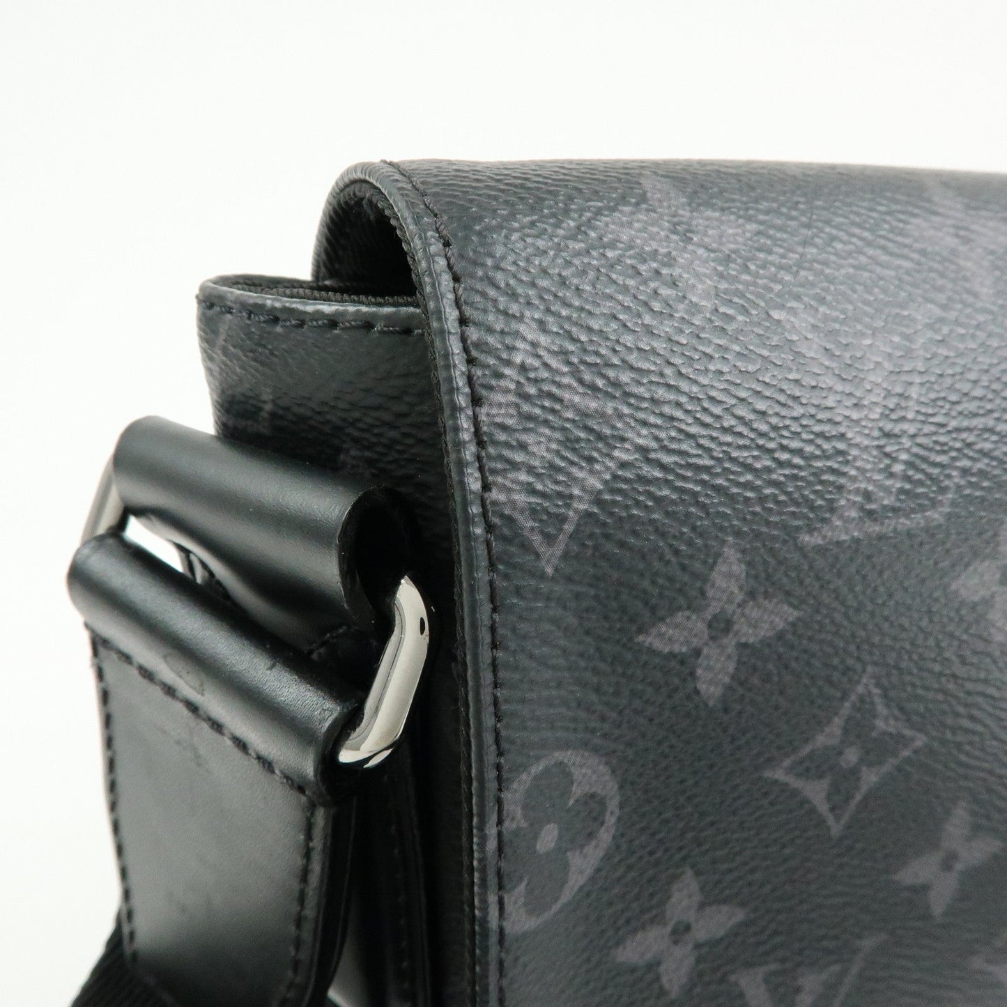 Louis Vuitton Monogram Eclipse District PM Crossbody Bag M44000【Pre-order】