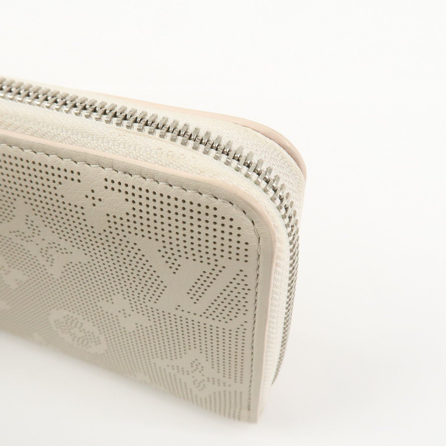 Louis Vuitton Monogram Mahina Reverse Round Zippy Wallet M83029【Pre-order】