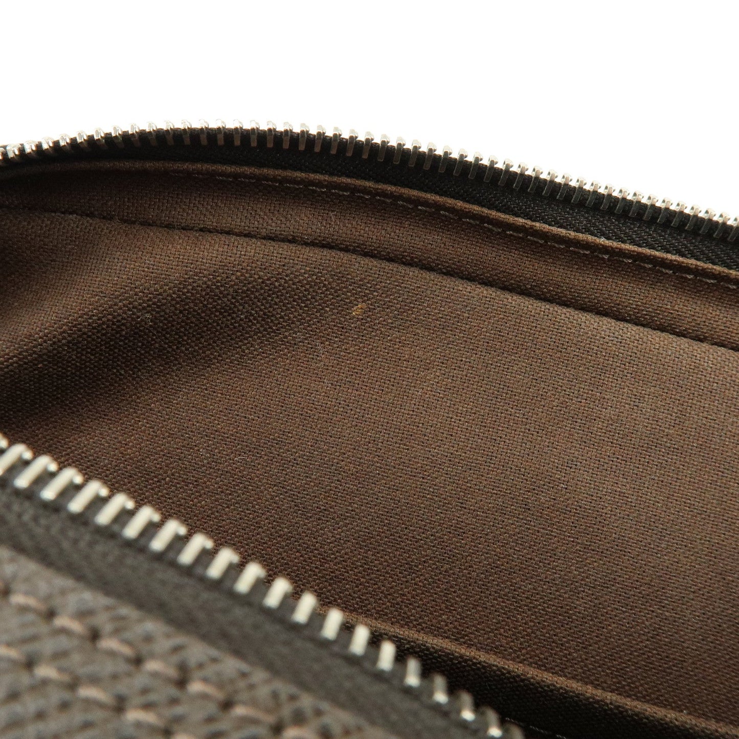 Louis Vuitton Taiga Neo Pavel Clultch Bag Grizzly M31148【Pre-order】