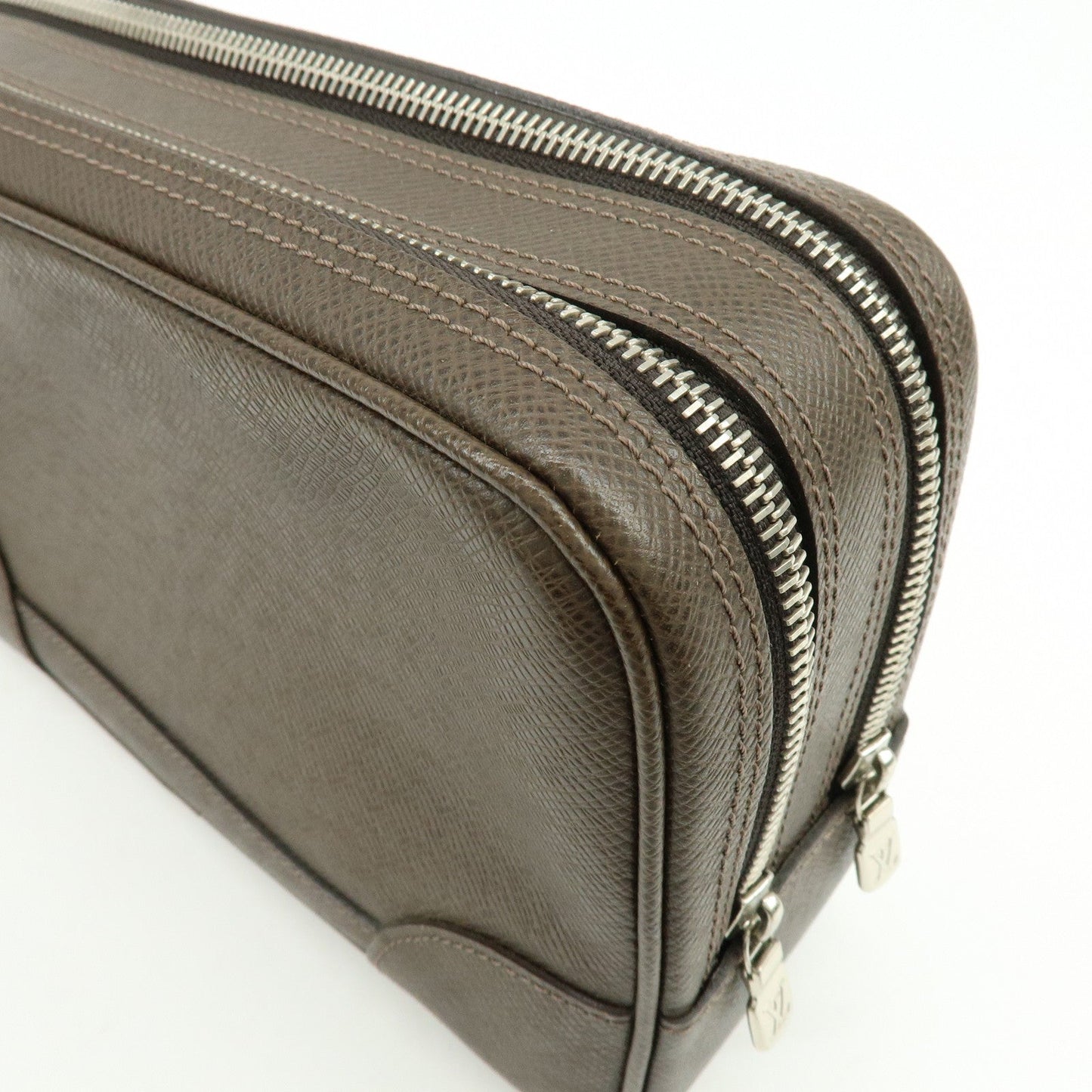 Louis Vuitton Taiga Neo Pavel Clultch Bag Grizzly M31148【Pre-order】
