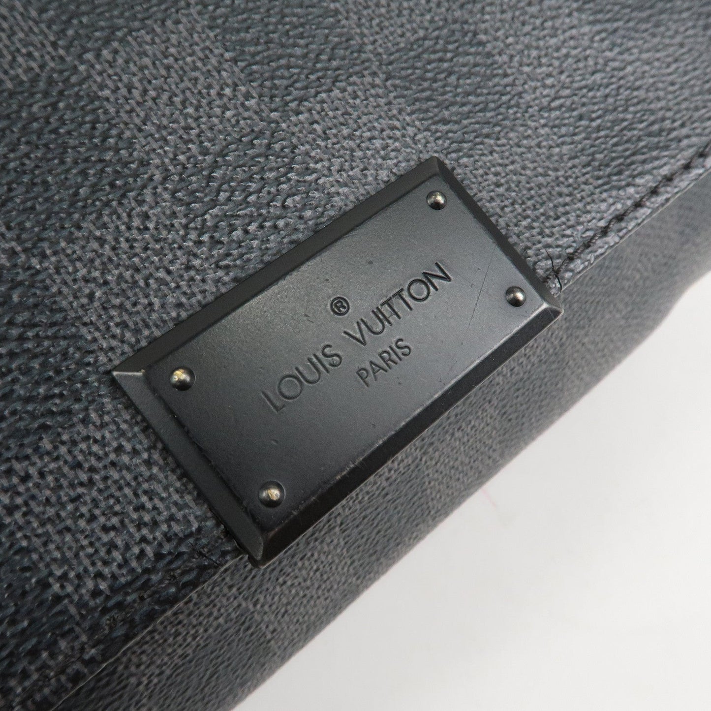 Louis Vuitton Damier Graphite District PM Shoulder Bag Black N41260【Pre-order】