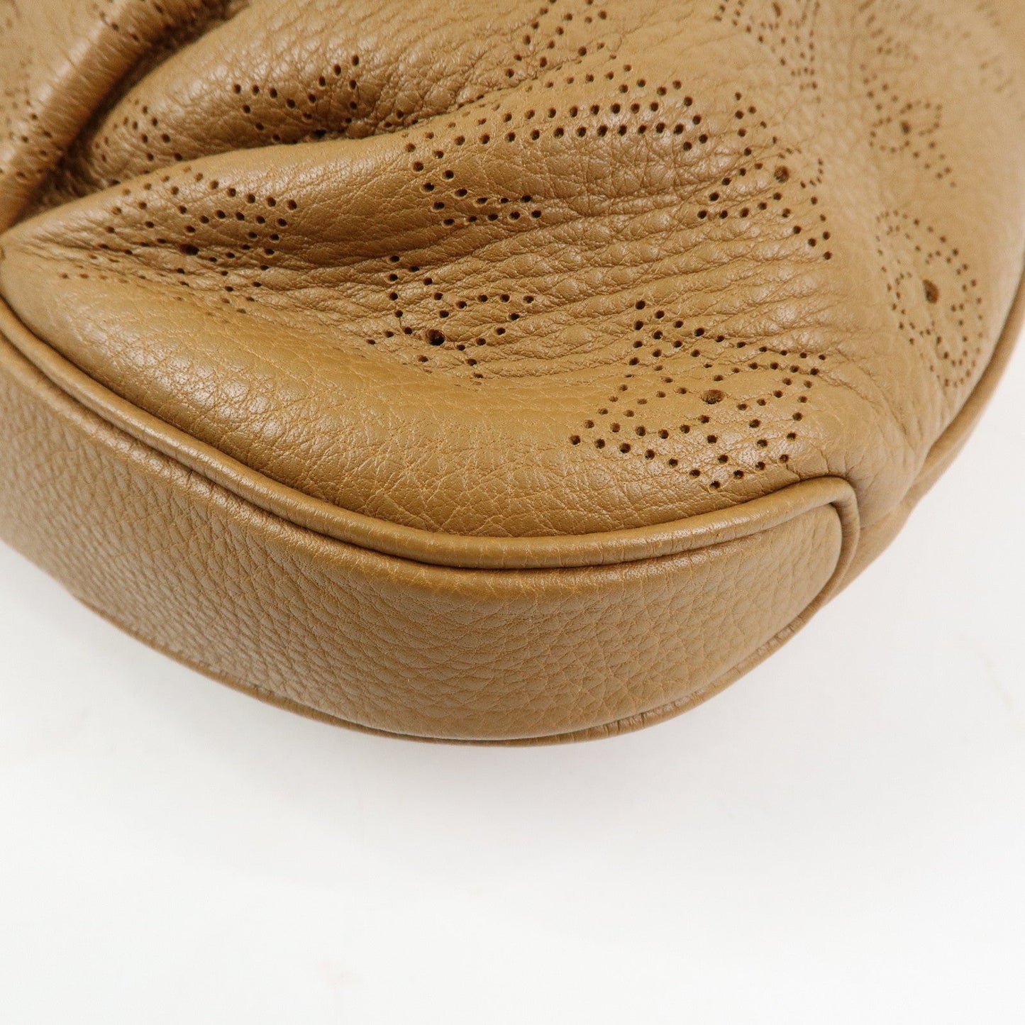 Louis Vuitton Monogram Mahina Selene MM Shoulder Bag Caramel M94214【Pre-order】