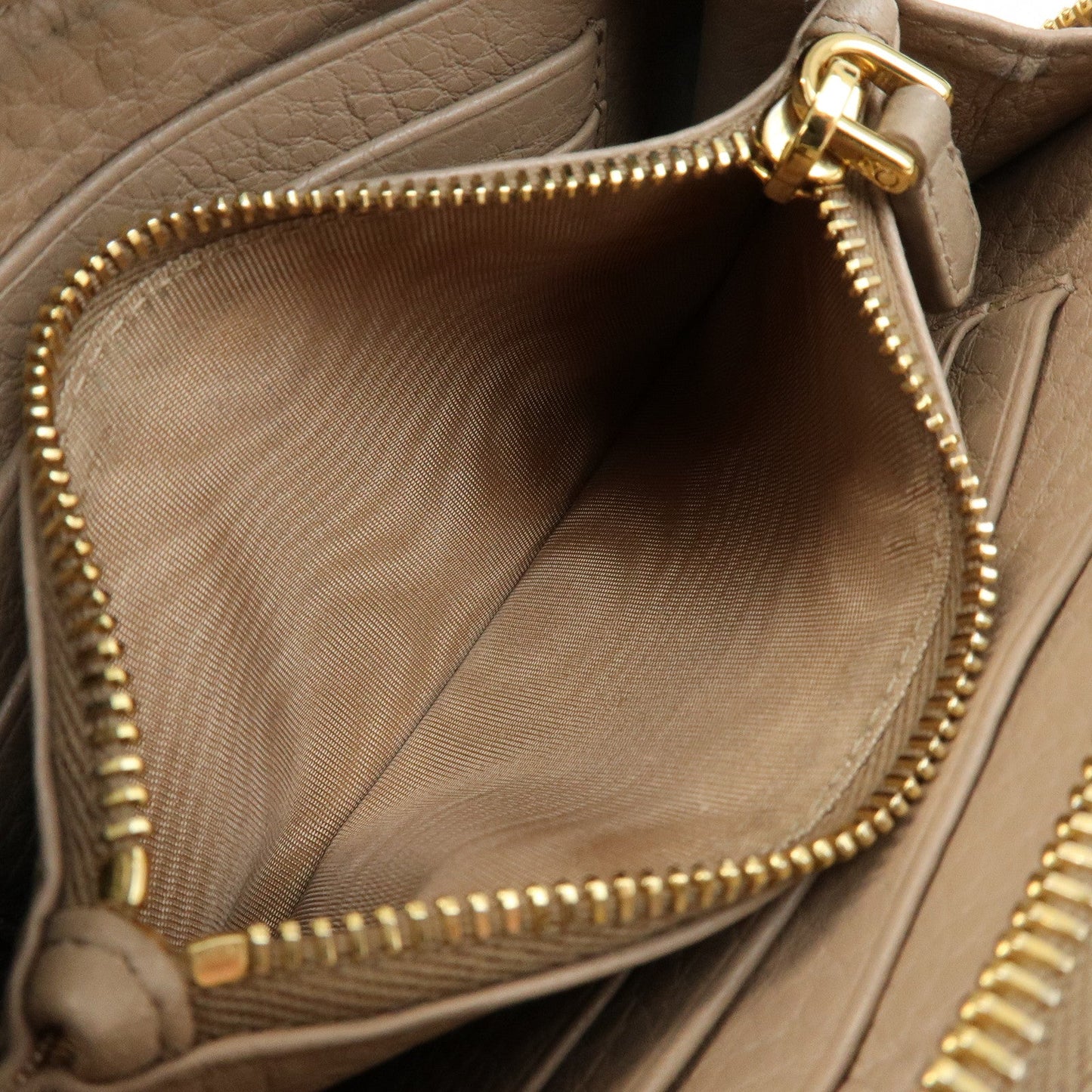 Prada Calf Leather Compact Round Zippy Wallet Beige Gold【Pre-order】