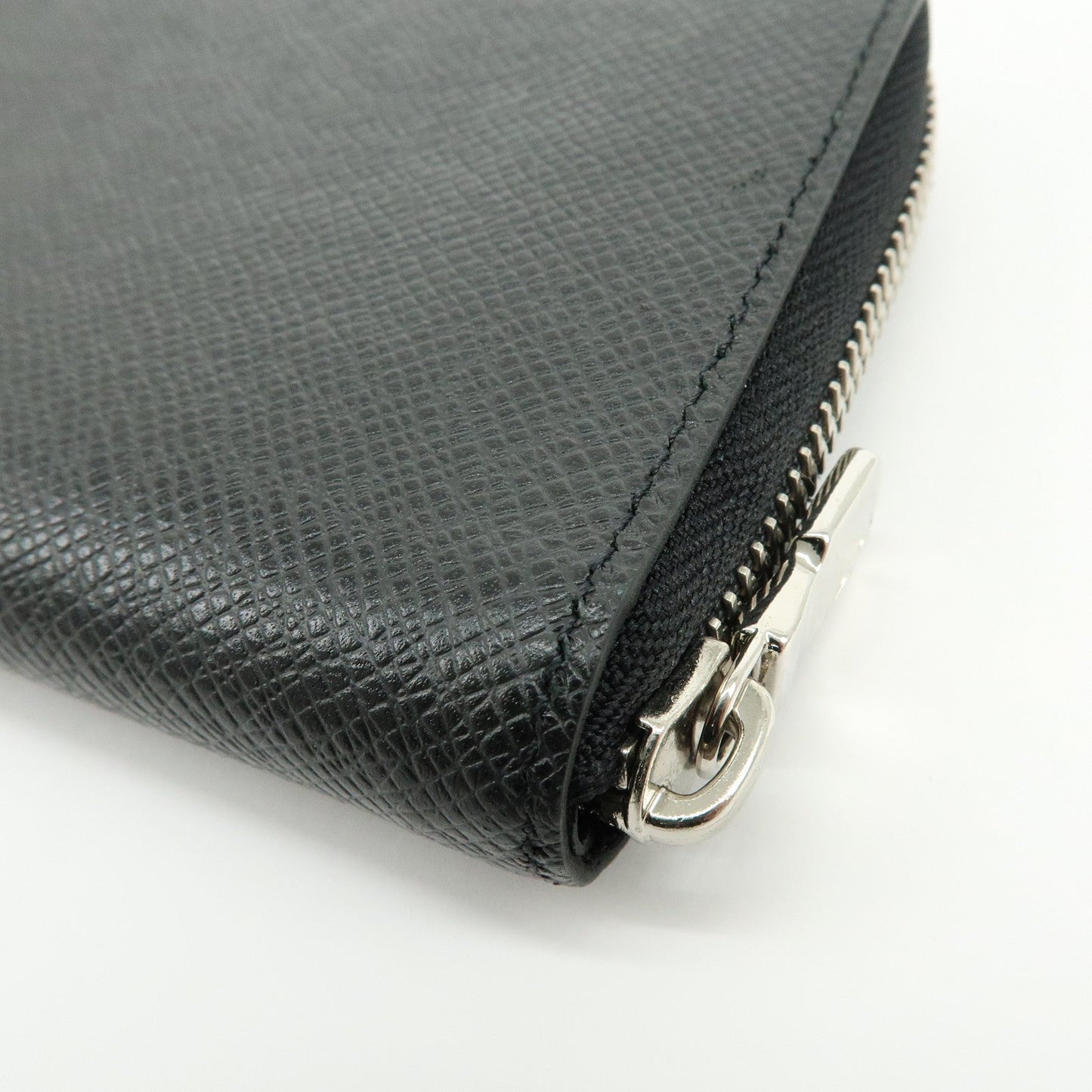Louis Vuitton Taiga Vertical Round Zippy Wallet Ardoise M30503【Pre-order】