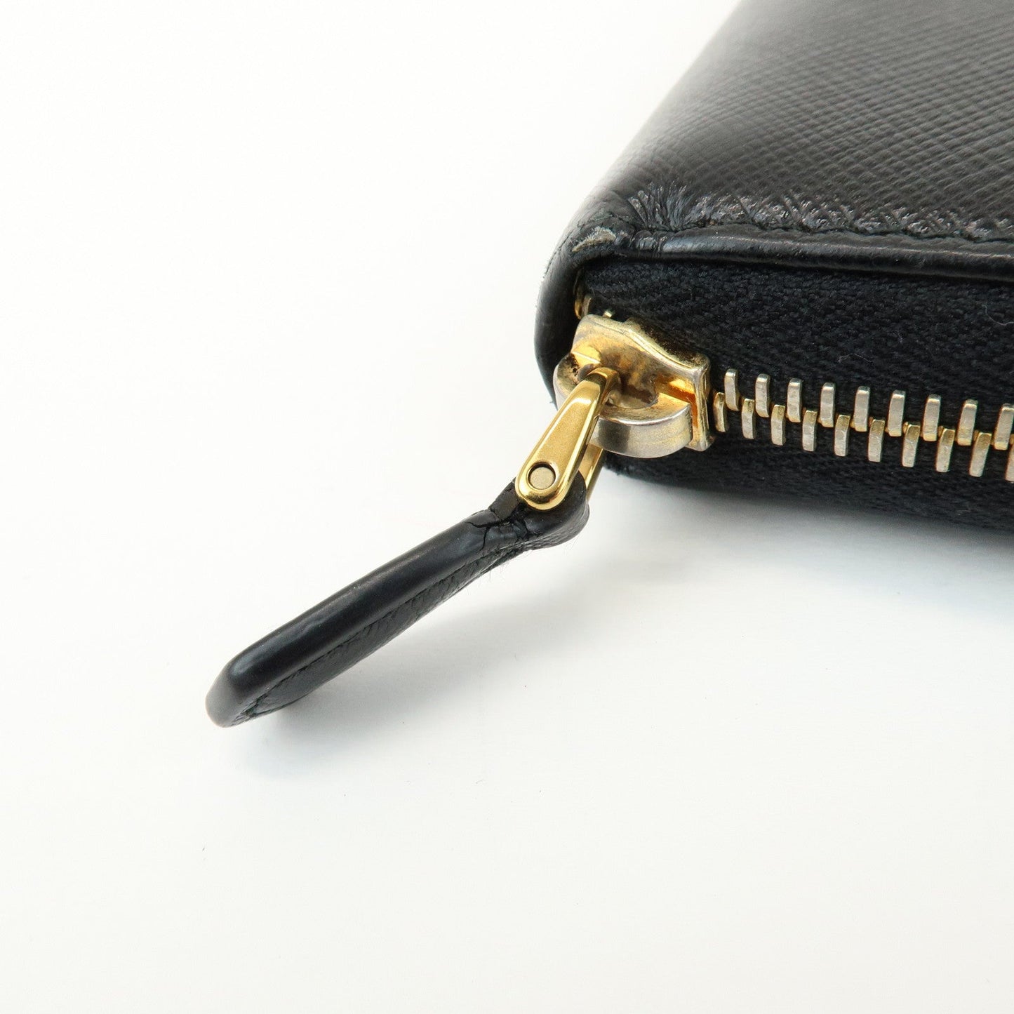 Prada Saffiano Leather Ribbon Round Zippy Wallet Black 1M0506【Pre-order】