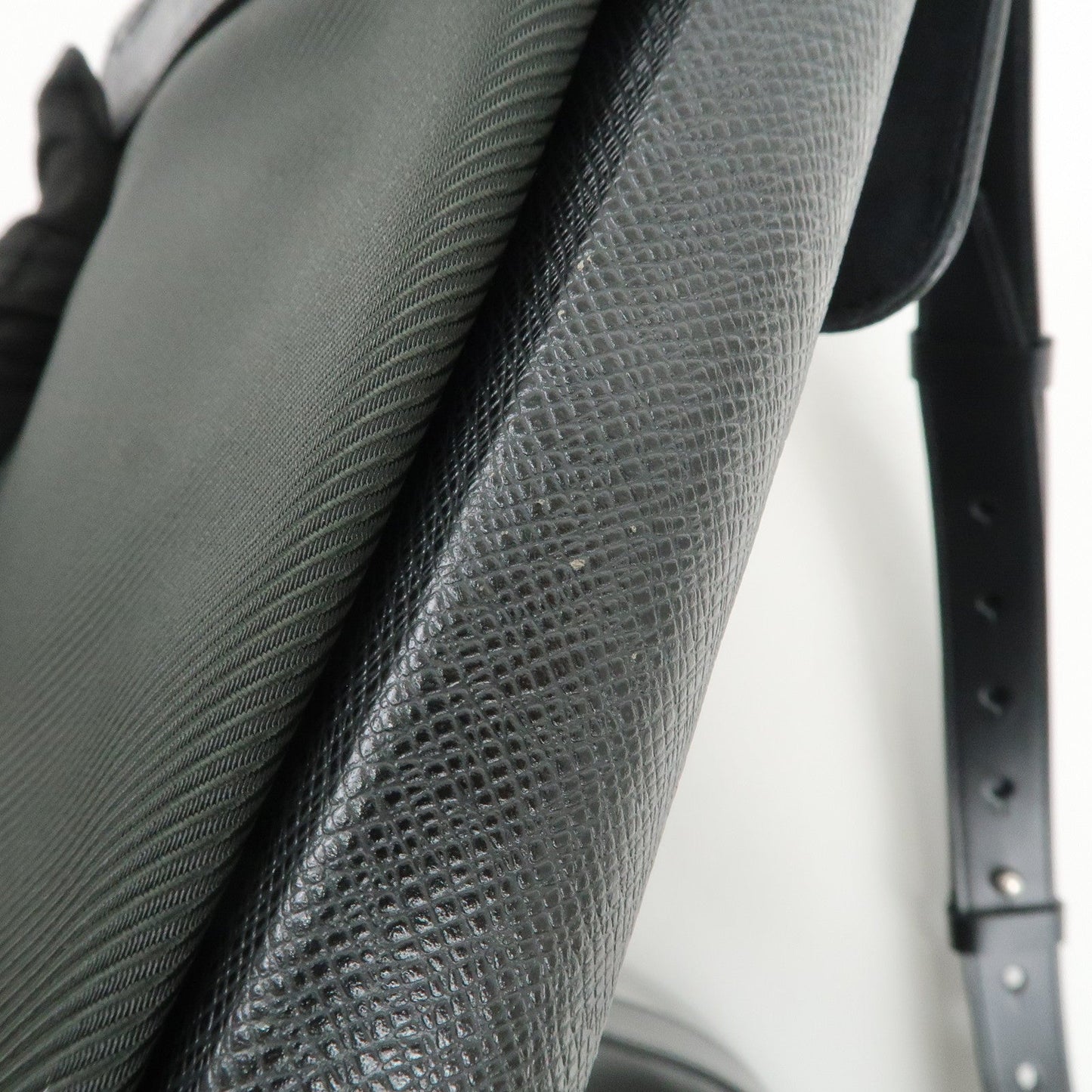 Louis Vuitton Taiga Saratov PM Shoulder Bag Ardoise M30892【Pre-order】