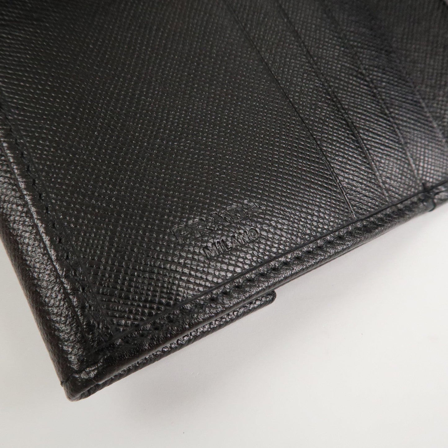 Prada Triangle Logo Saffiano Leather Compact Wallet Black M53X【Pre-order】