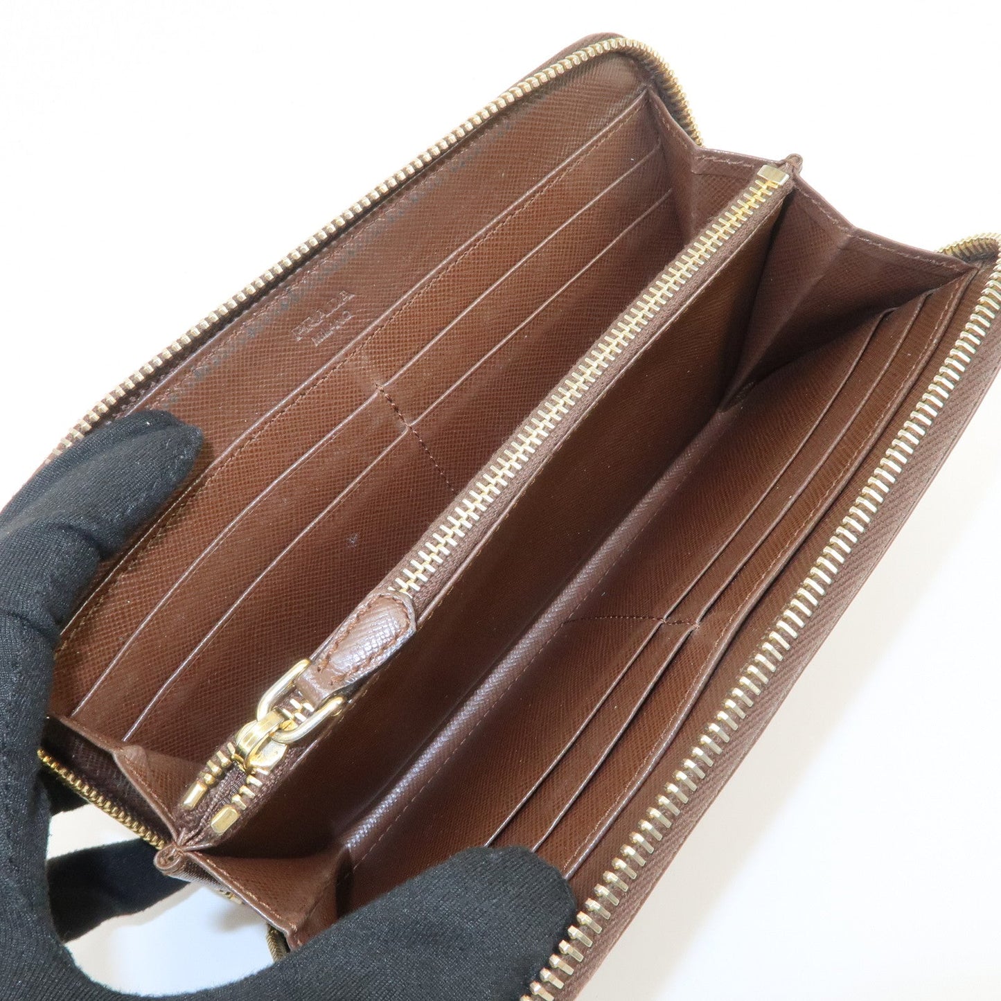 Prada Triangle Logo Saffiano Leather Round Zippy Wallet 1M0506【Pre-order】