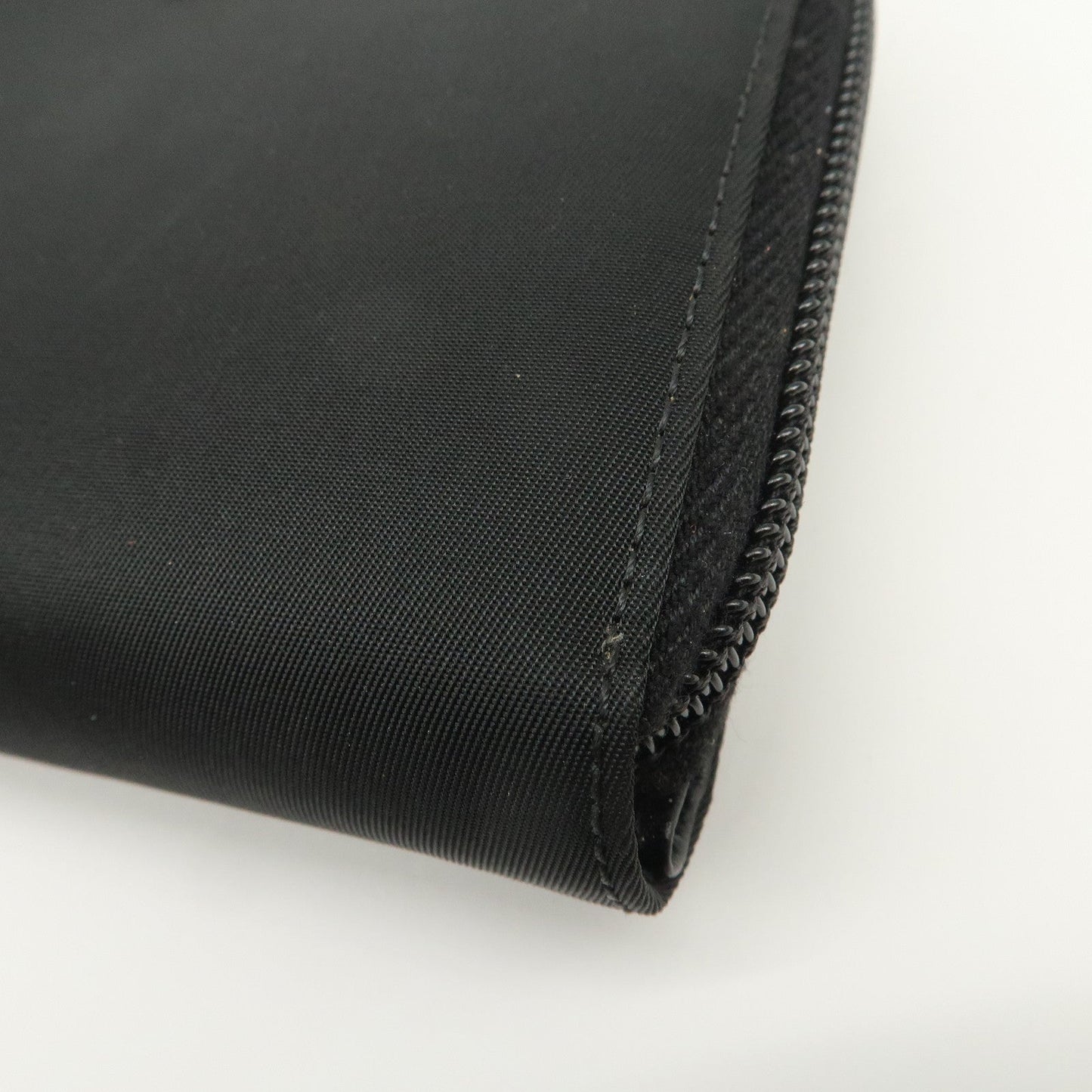 Prada Tessuto Nylon Bi-fold Round Zippy Compact Wallet Black M605【Pre-order】