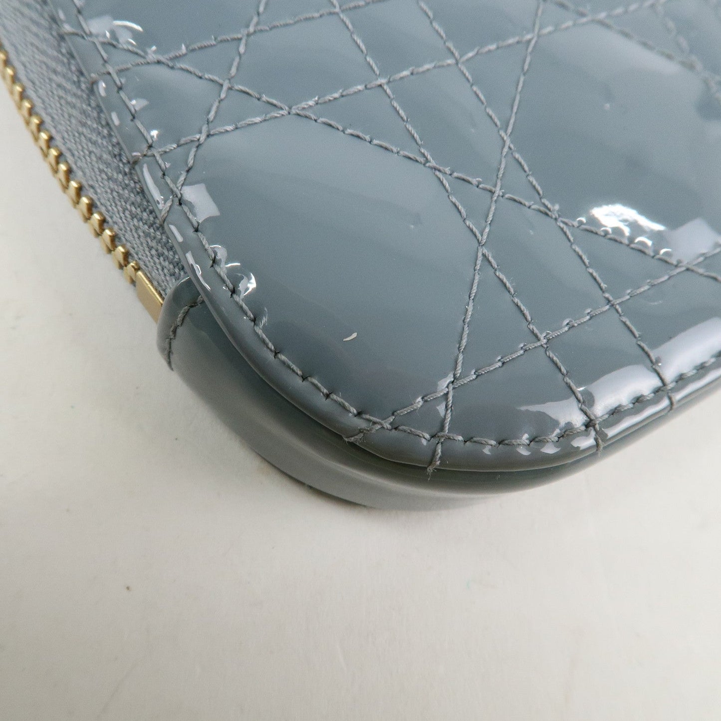 Christian Dior Lady Dior Cannage Patent Leather Phone Holder【Pre-order】