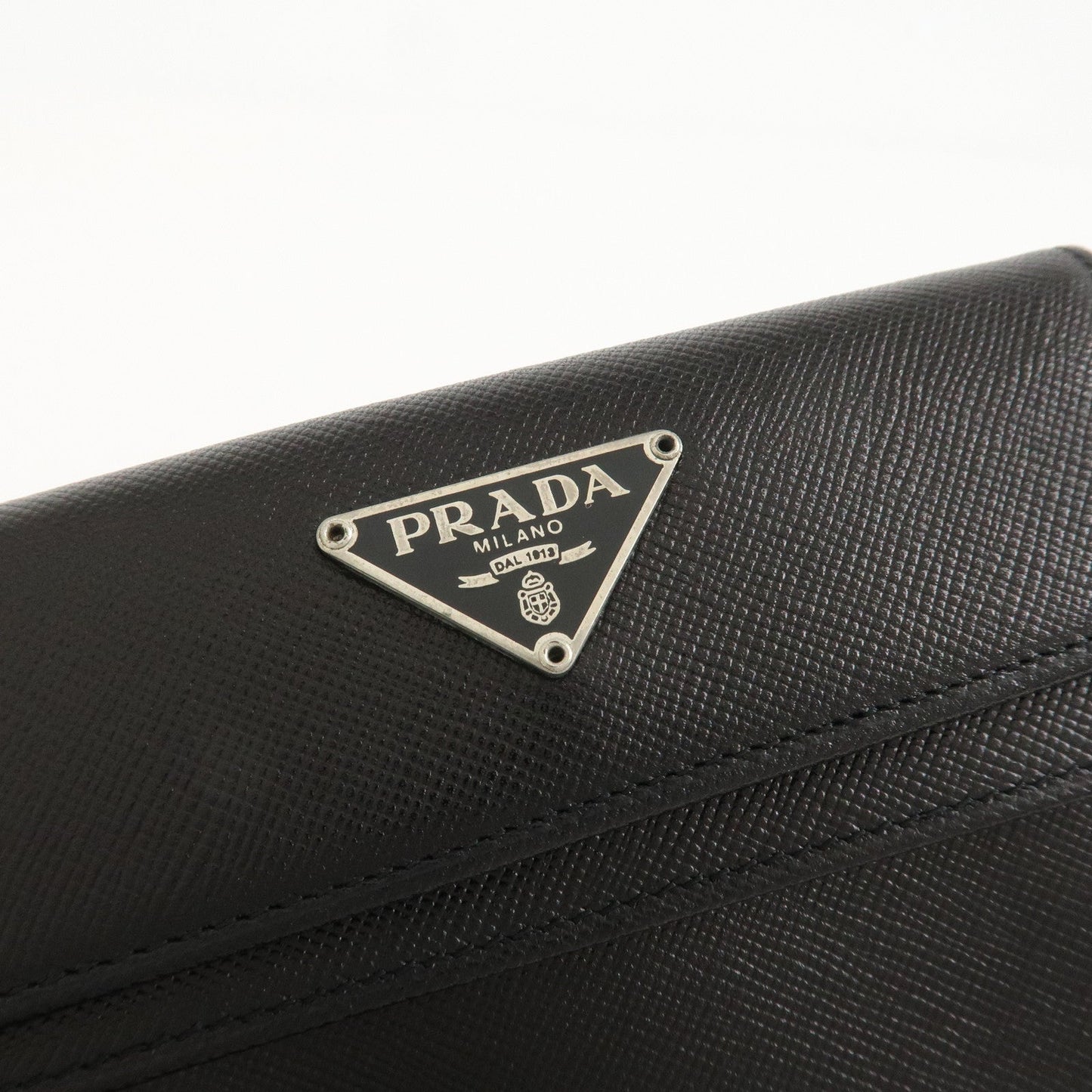 Prada Triangle Logo Saffiano Leather Compact Wallet Black M53X【Pre-order】