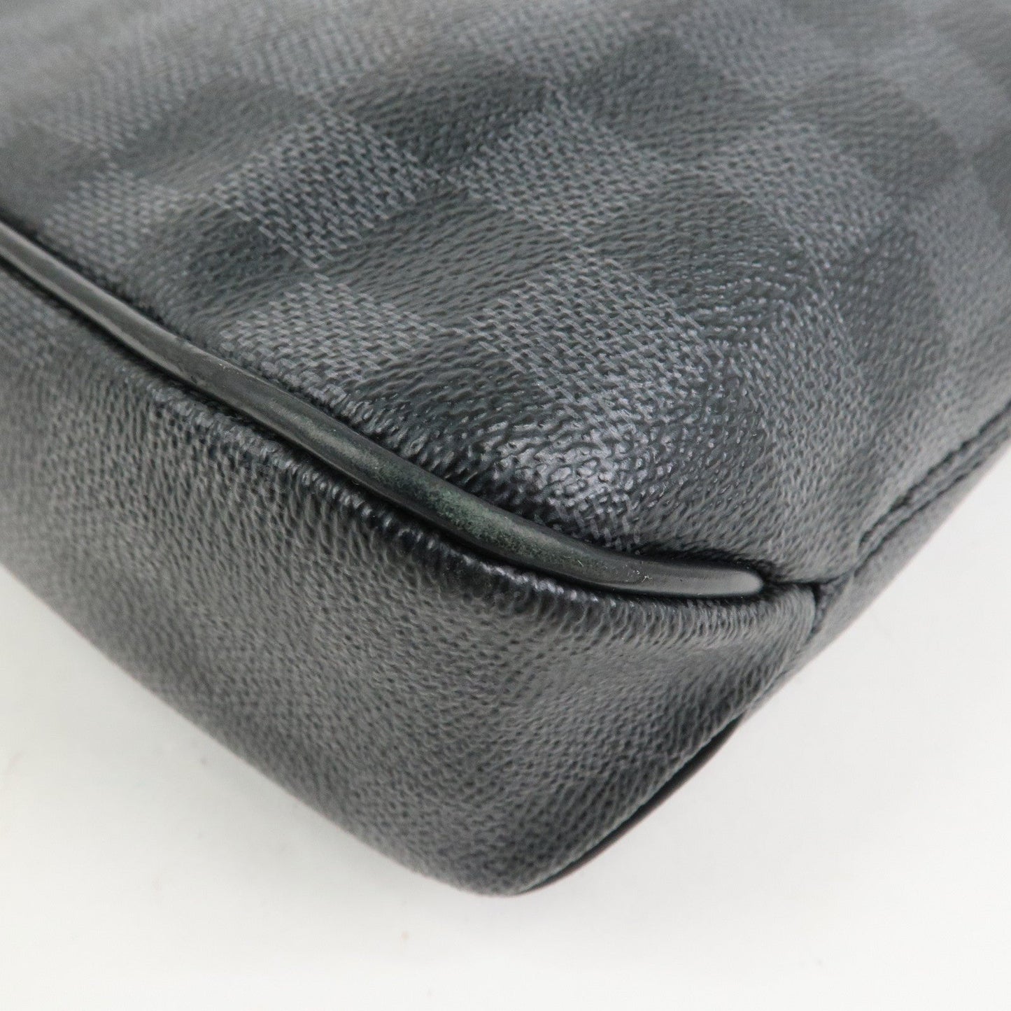 Louis Vuitton Damier Graphite District PM Shoulder Bag Noir N41260【Pre-order】