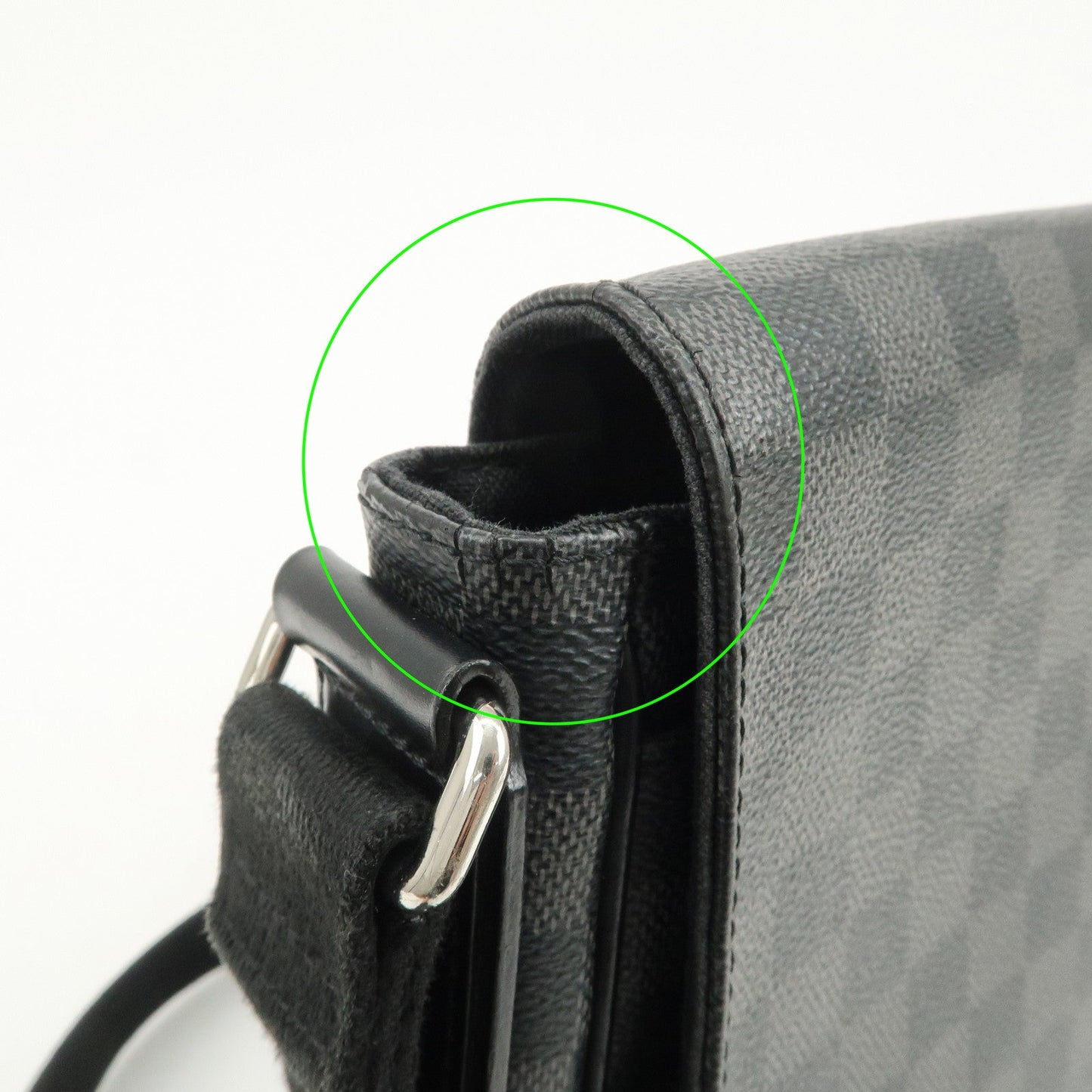 Louis Vuitton Damier Graphite District PM Shoulder Bag Noir N41260【Pre-order】